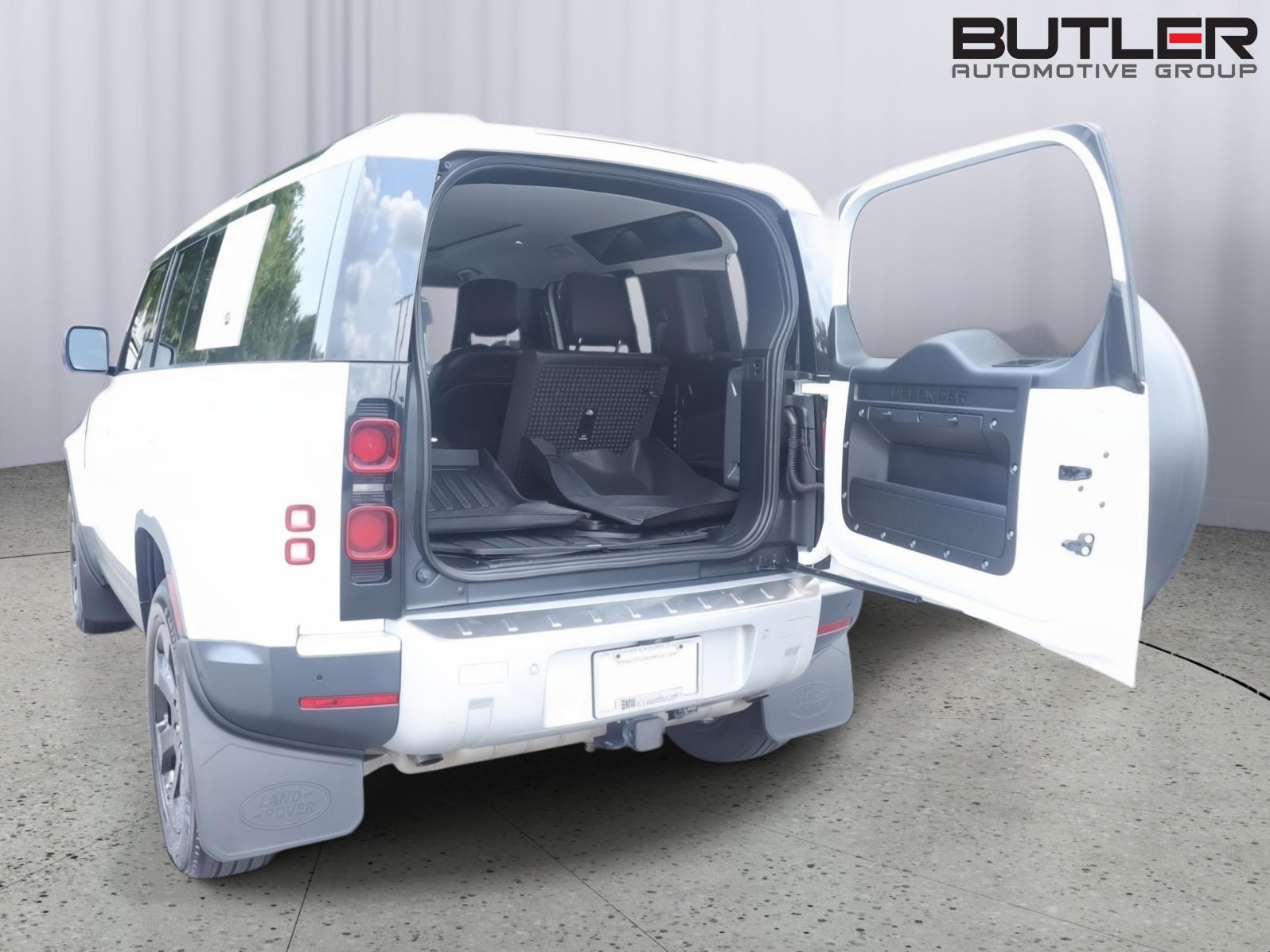 Used 2020 Fuji White Land Rover HSE image 6