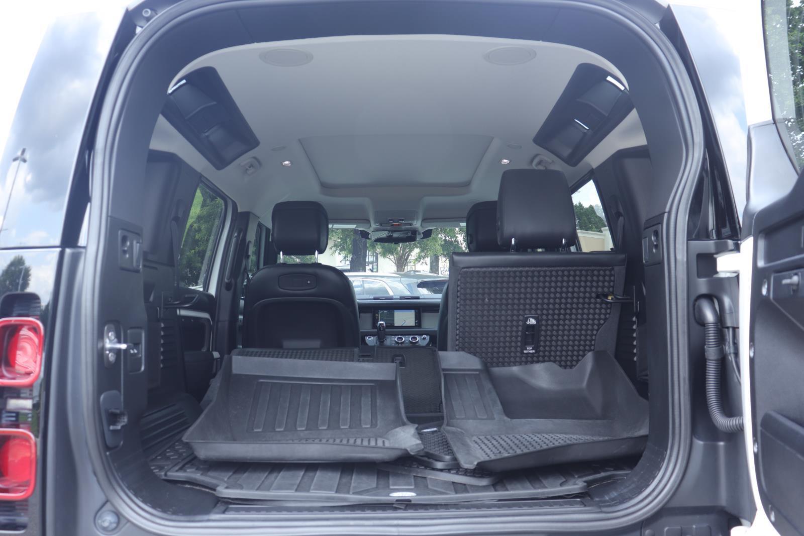Used 2020 Fuji White Land Rover HSE image 15