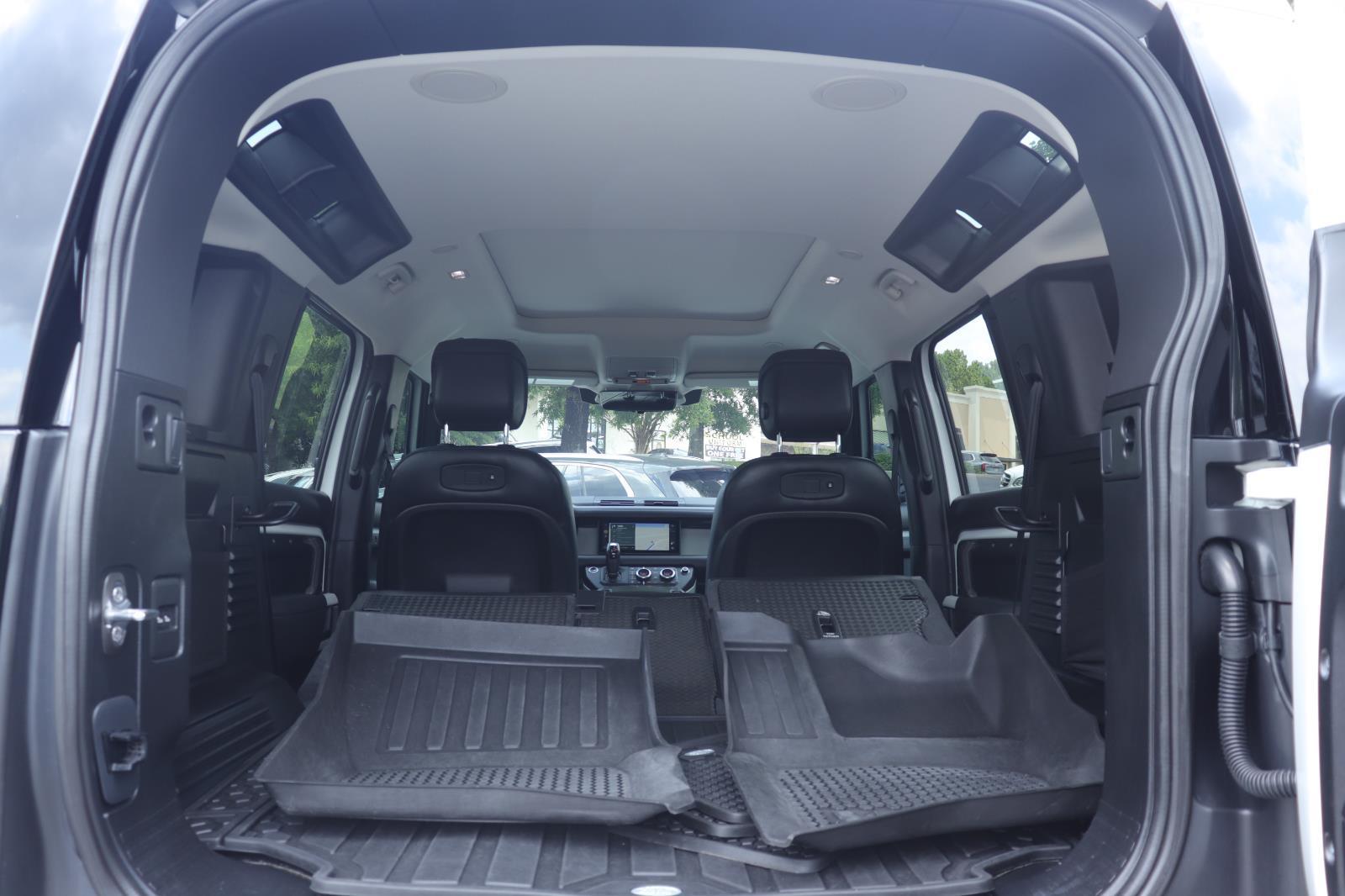 Used 2020 Fuji White Land Rover HSE image 16