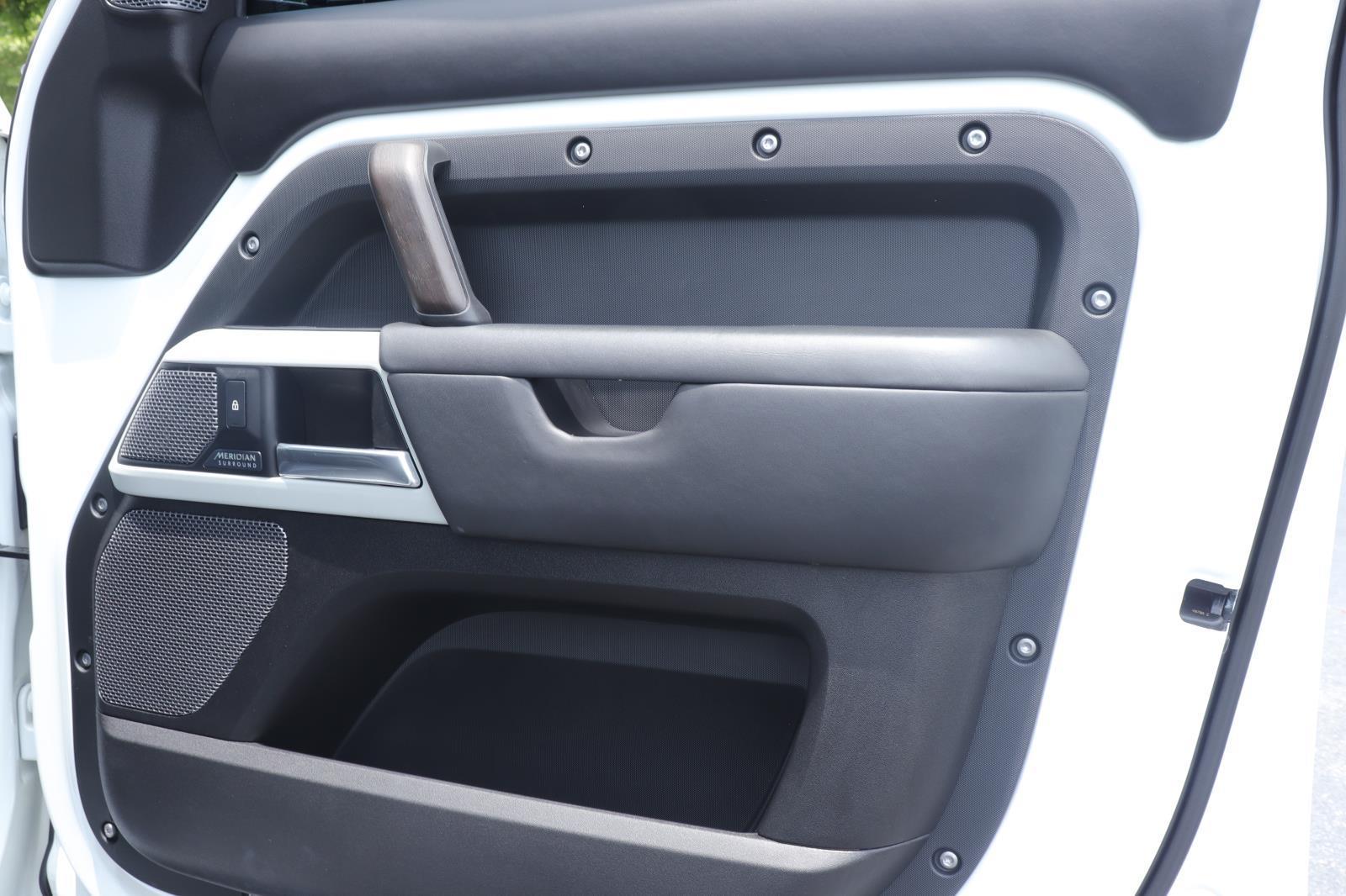 Used 2020 Fuji White Land Rover HSE image 18