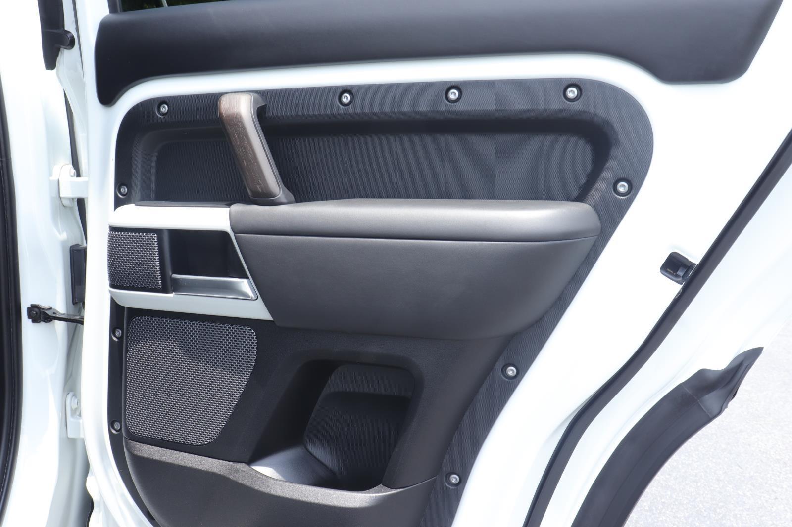 Used 2020 Fuji White Land Rover HSE image 20