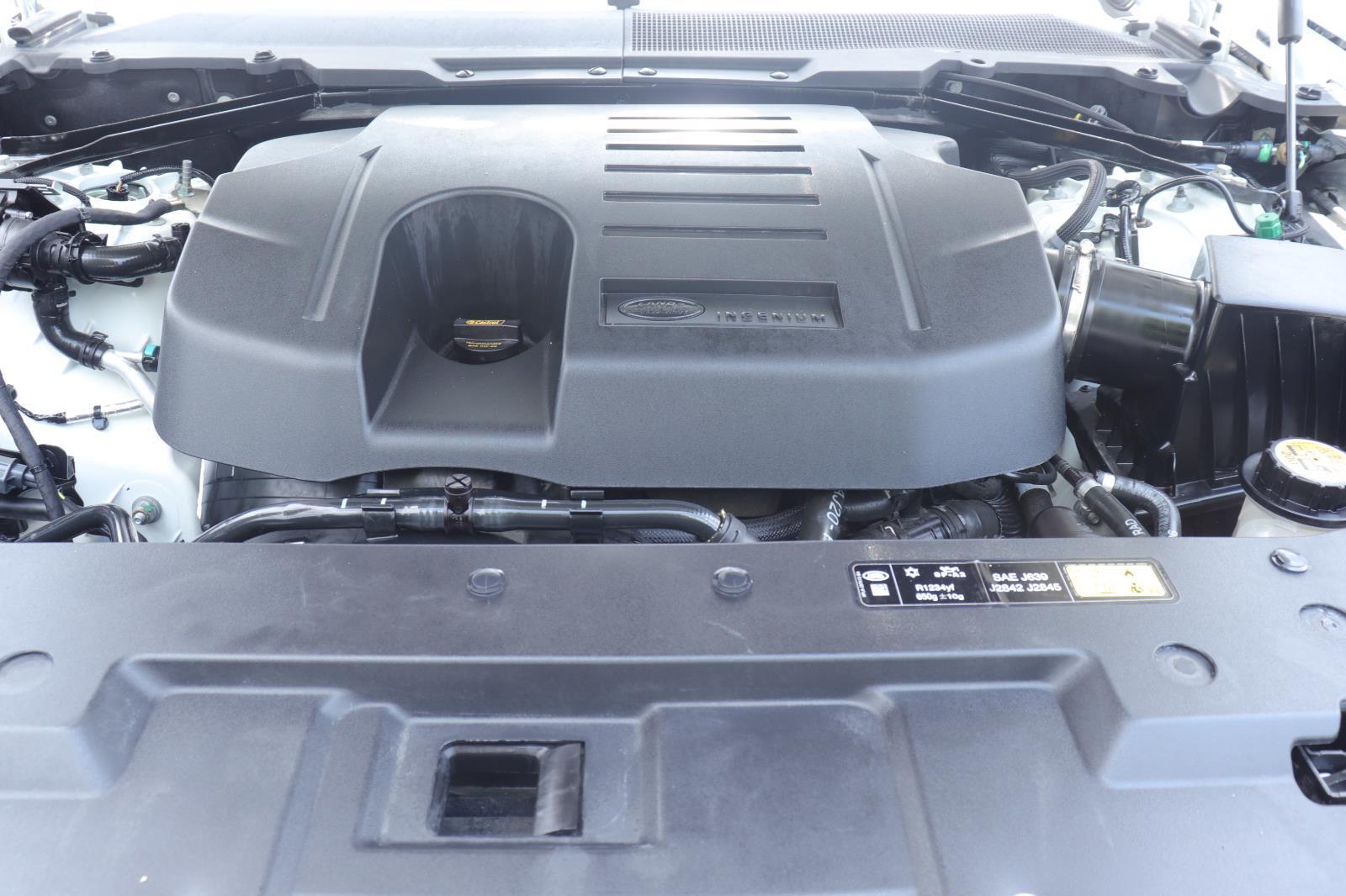 Used 2020 Fuji White Land Rover HSE image 34