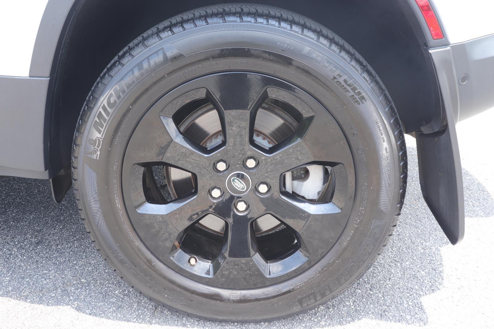 Used 2020 Fuji White Land Rover HSE image 37