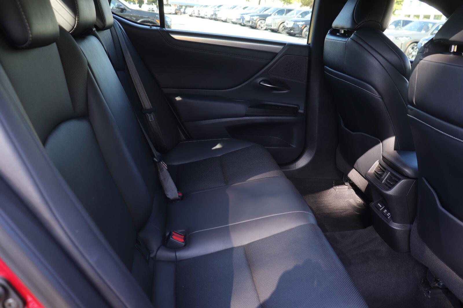 Used 2019 Lexus ES Sedan