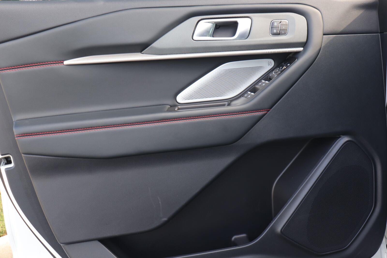 Used 2025 Ford Explorer SUV