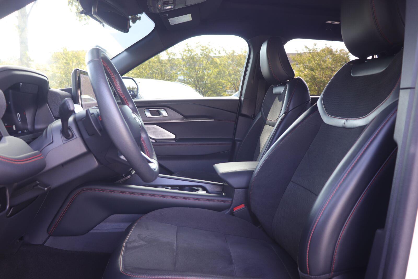 Used 2025 Ford Explorer SUV