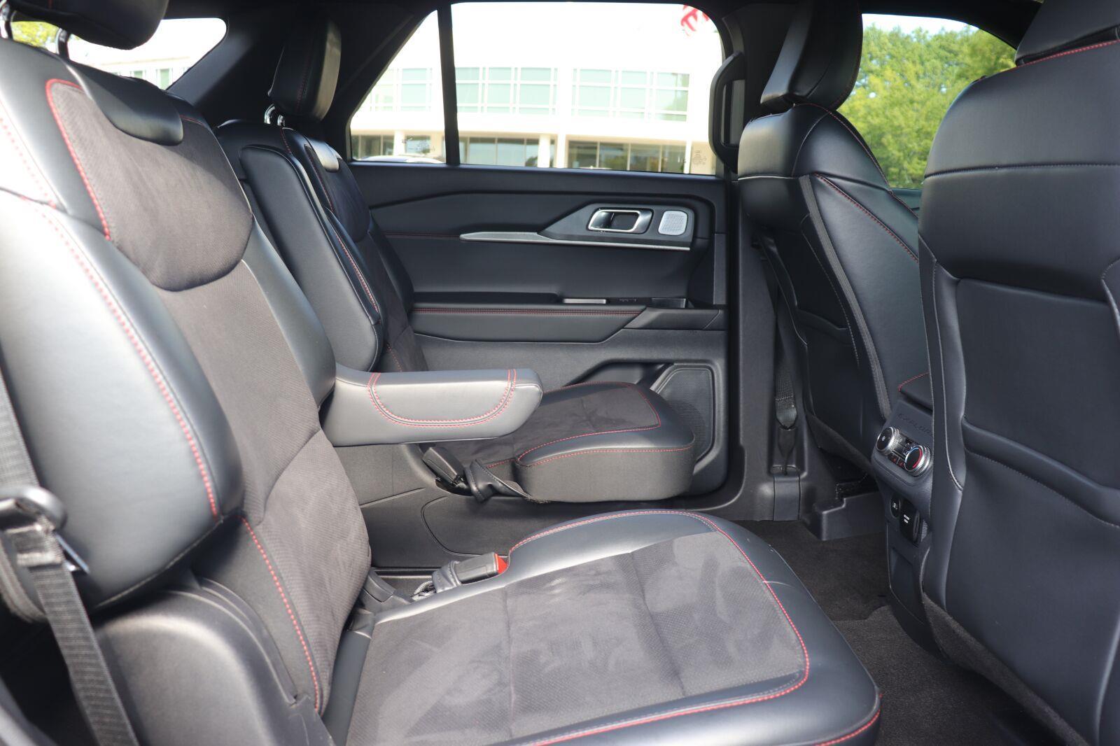 Used 2025 Ford Explorer SUV