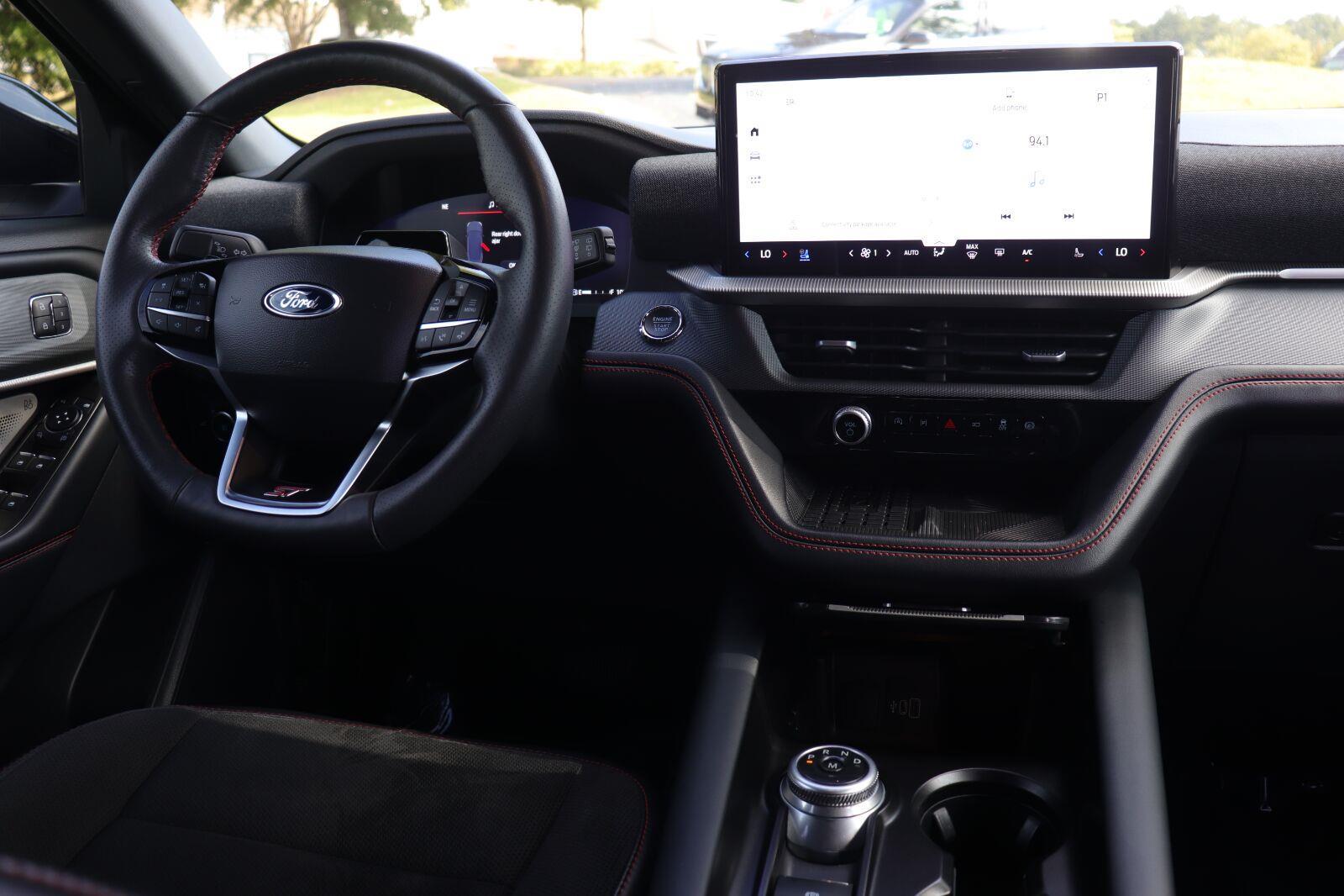Used 2025 Ford Explorer SUV
