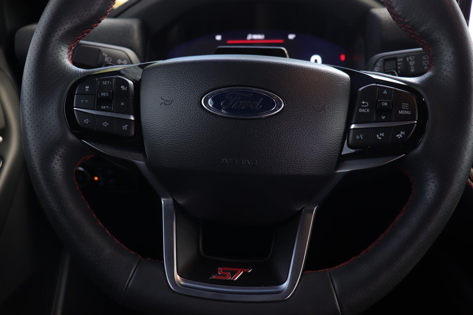 Used 2025 Ford Explorer SUV