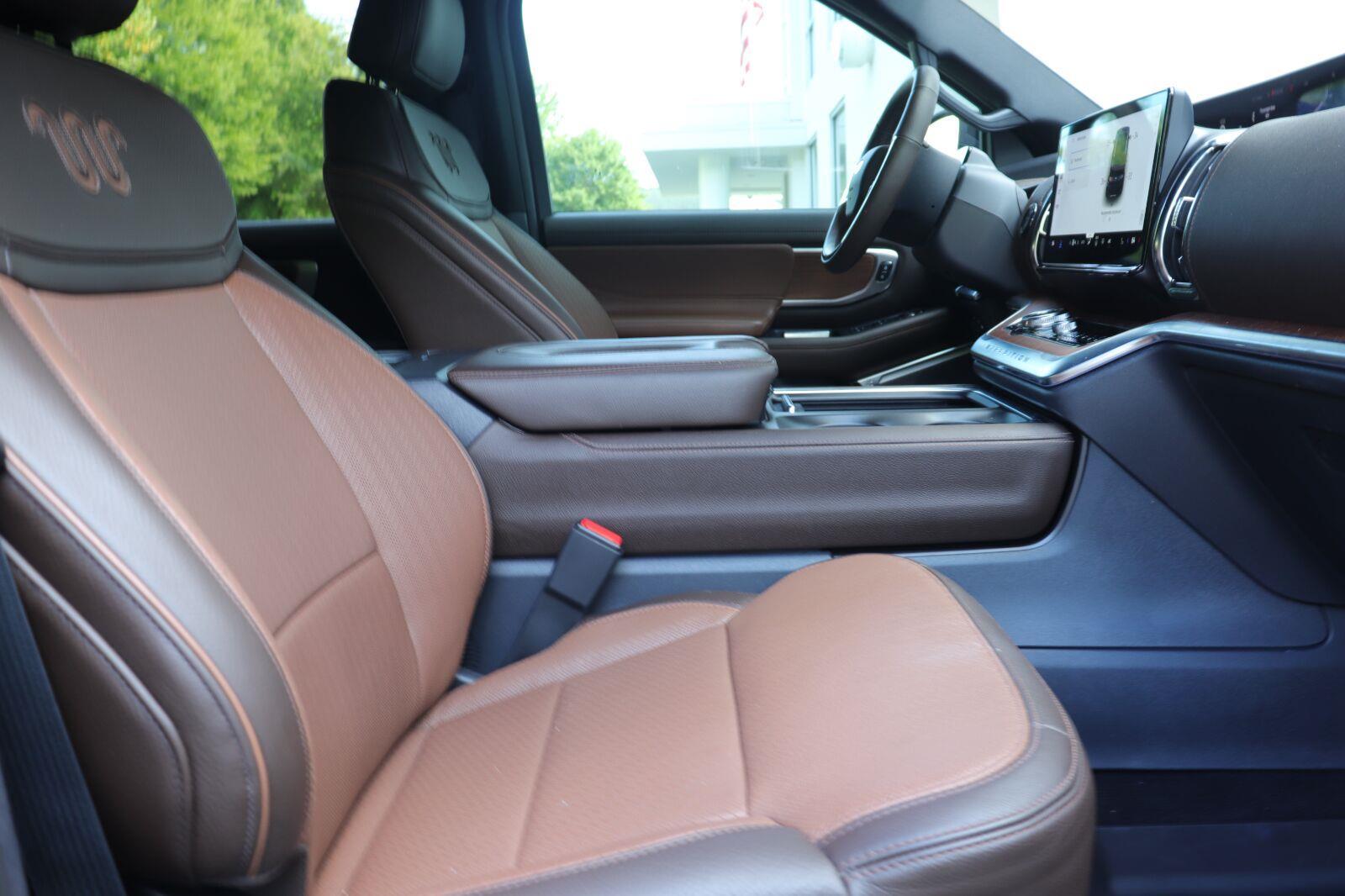 Used 2025 Ford Expedition SUV