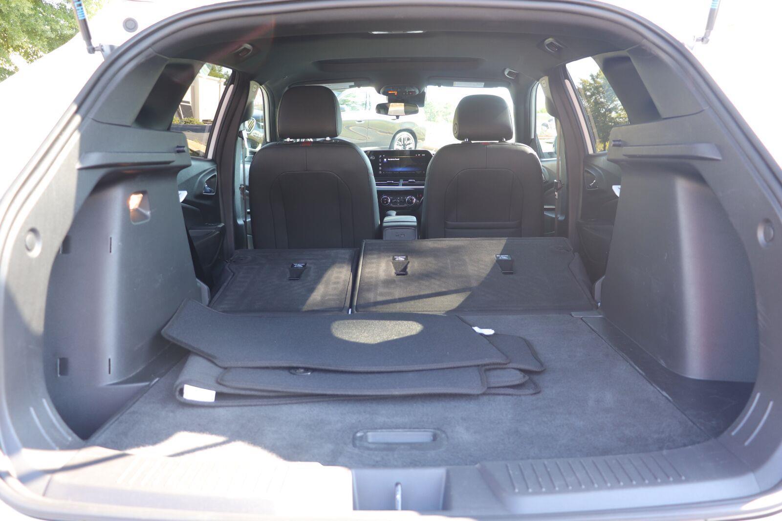 Used 2024 Chevrolet Trax SUV