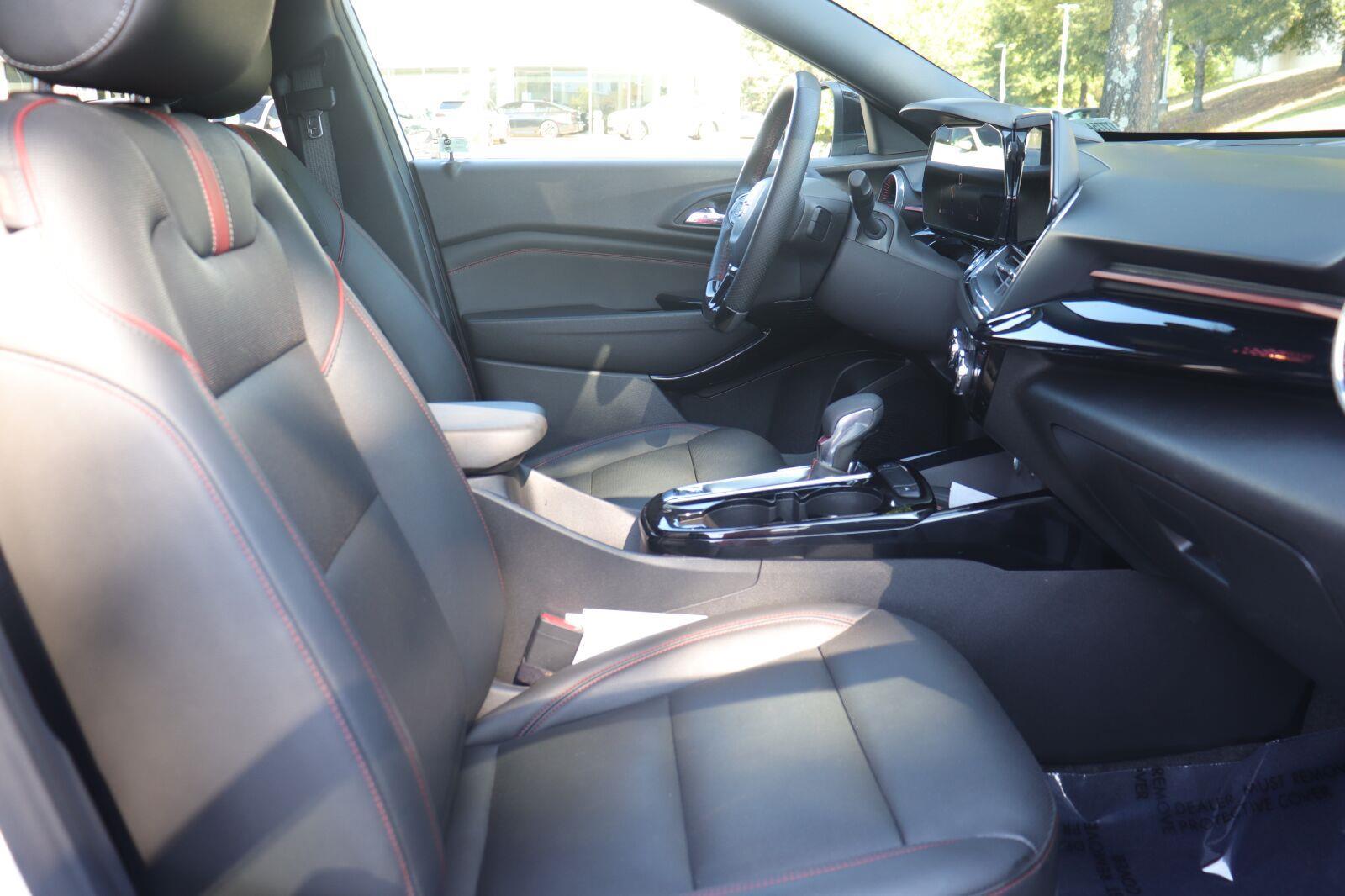 Used 2024 Chevrolet Trax SUV