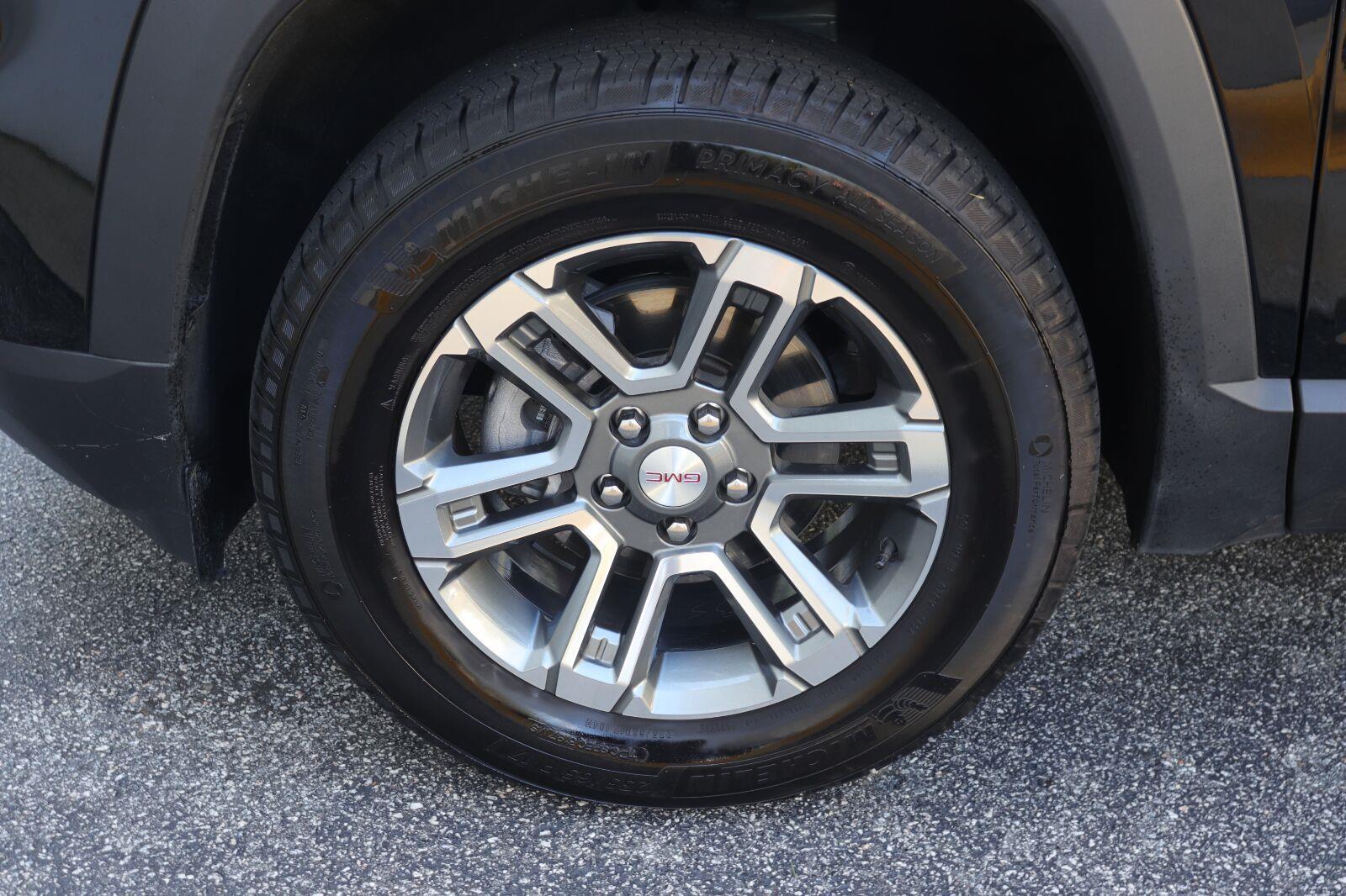Used 2025 GMC Terrain SUV