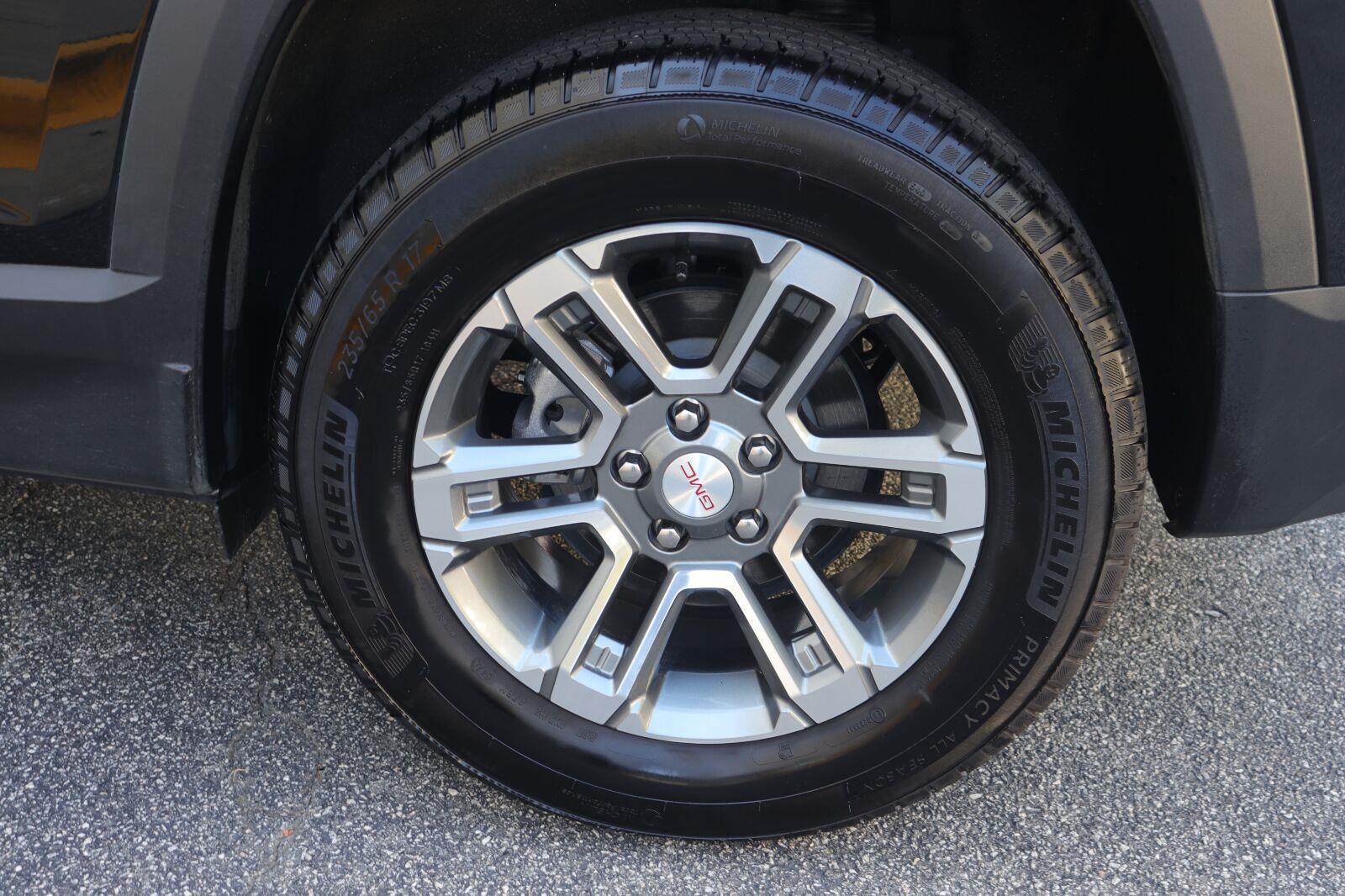 Used 2025 GMC Terrain SUV