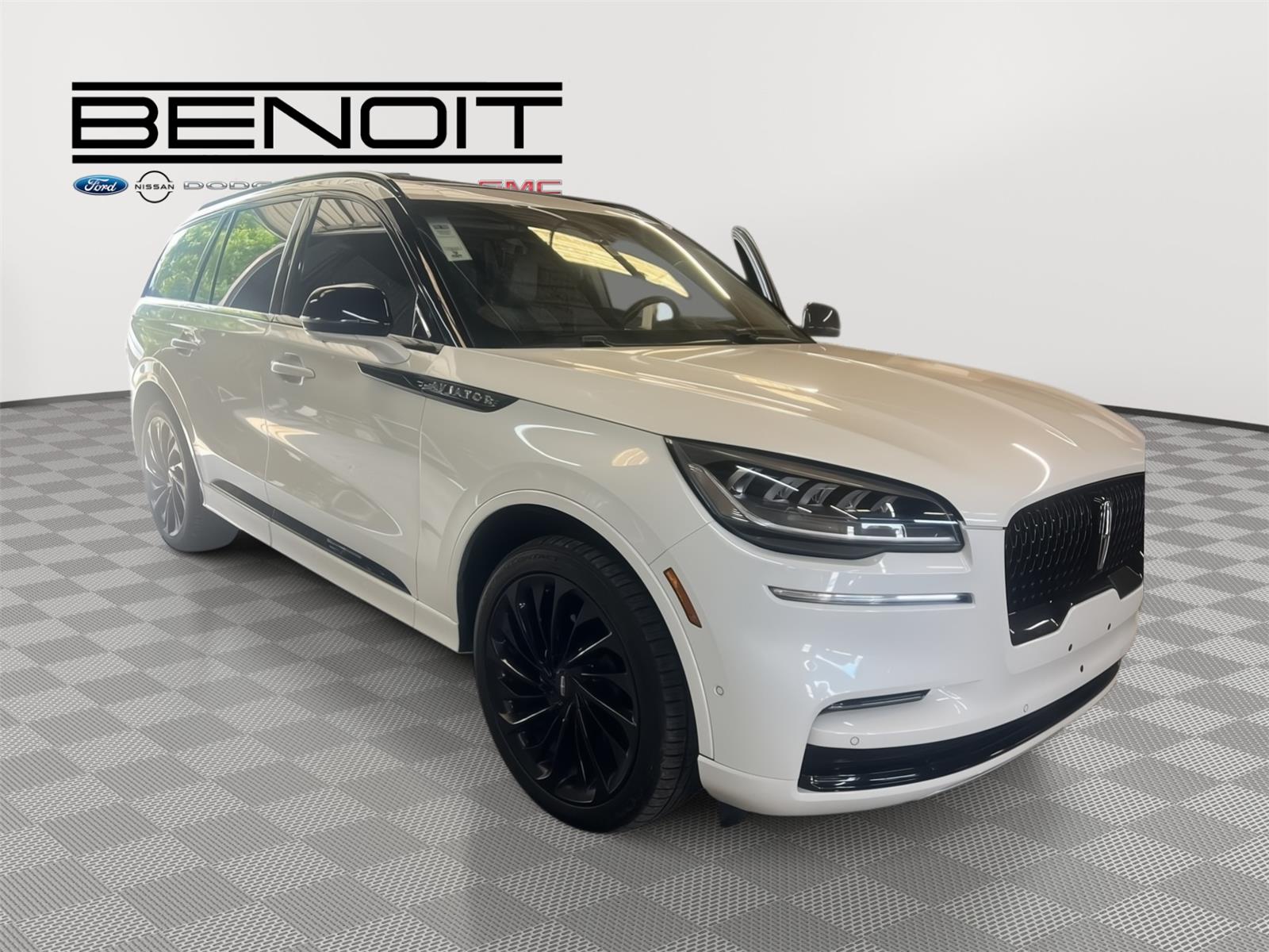  2023 Lincoln Aviator Reserve AWD   