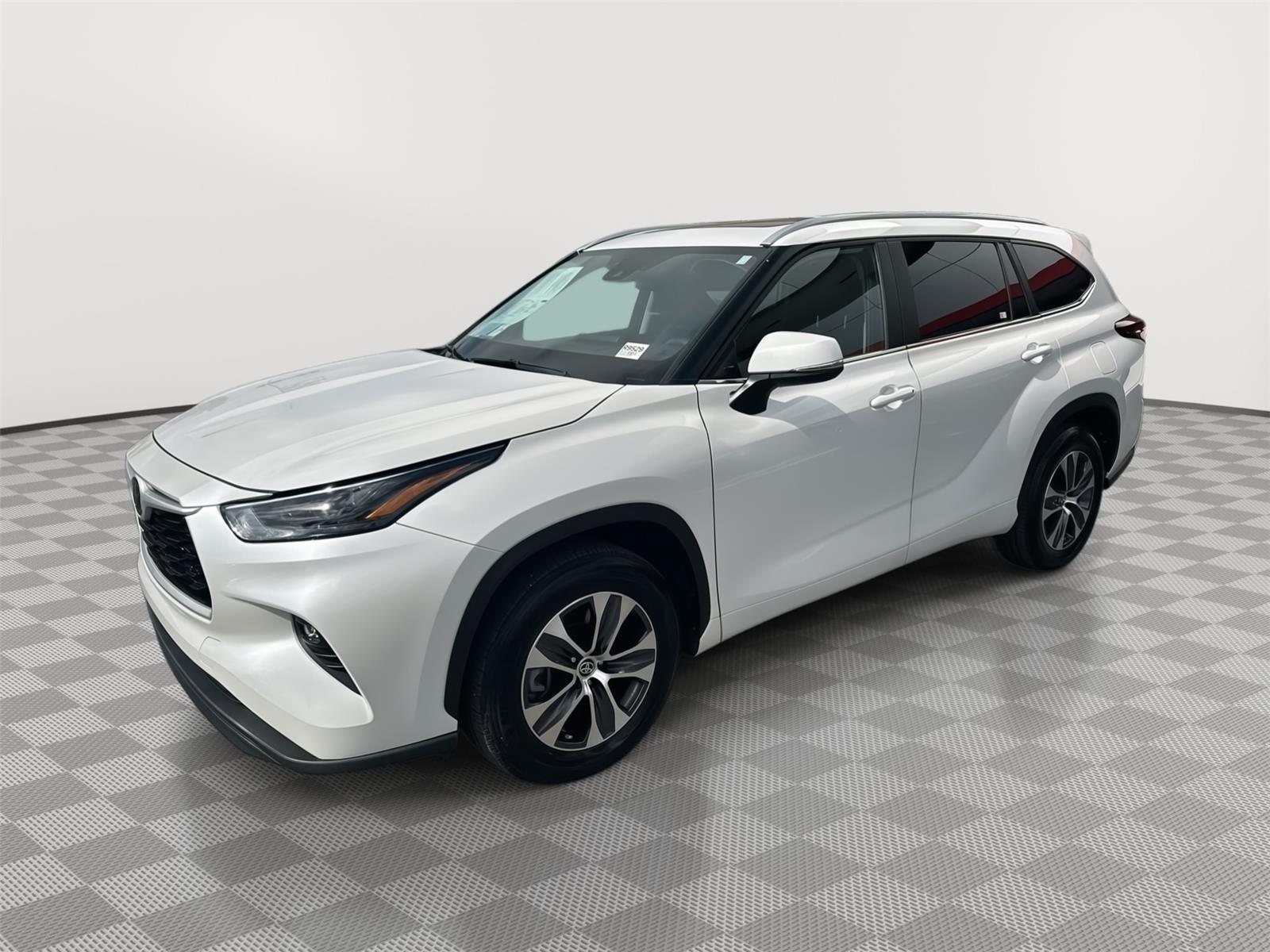 2024 Toyota Highlander XLE FWD