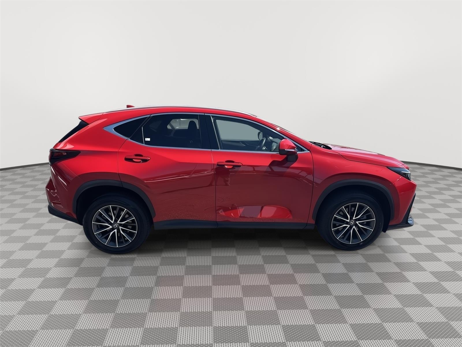 View vehicle photo 4