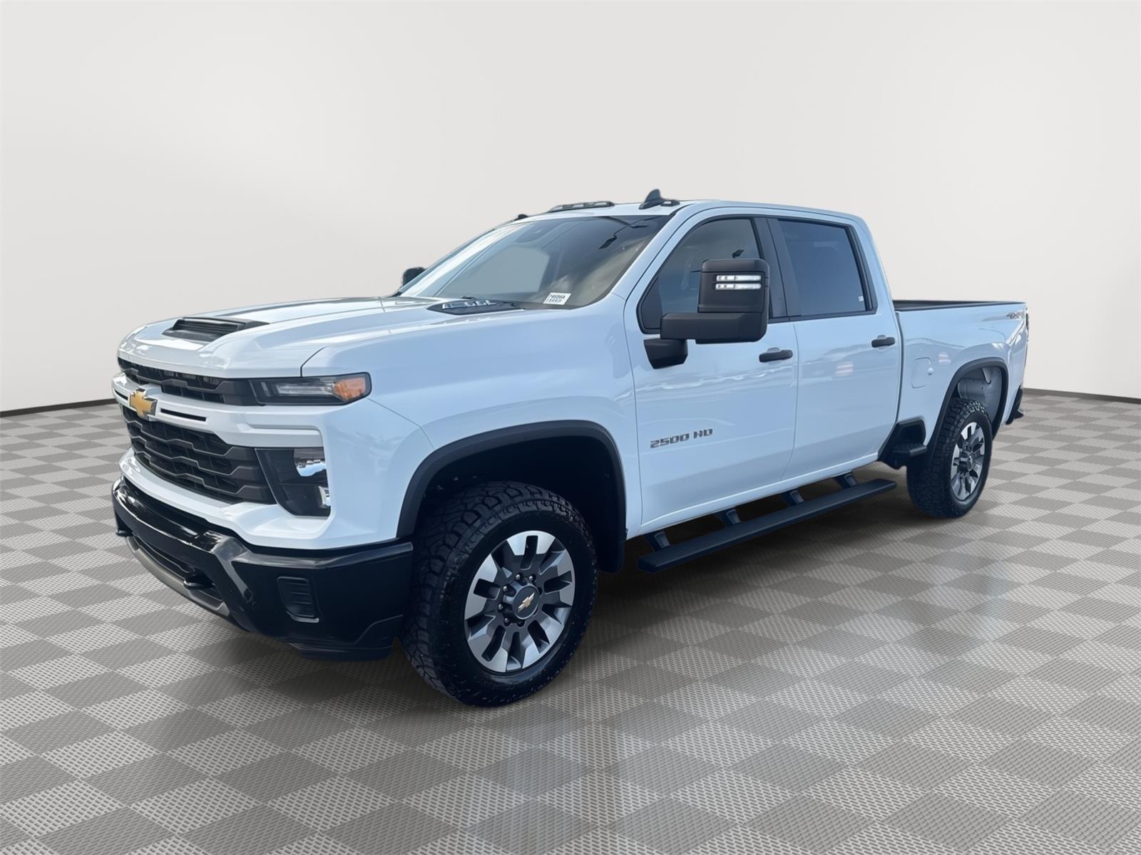 Summit White 2024 Chevrolet Silverado 2500HD Pickup Truck Four-Wheel Drive Automatic