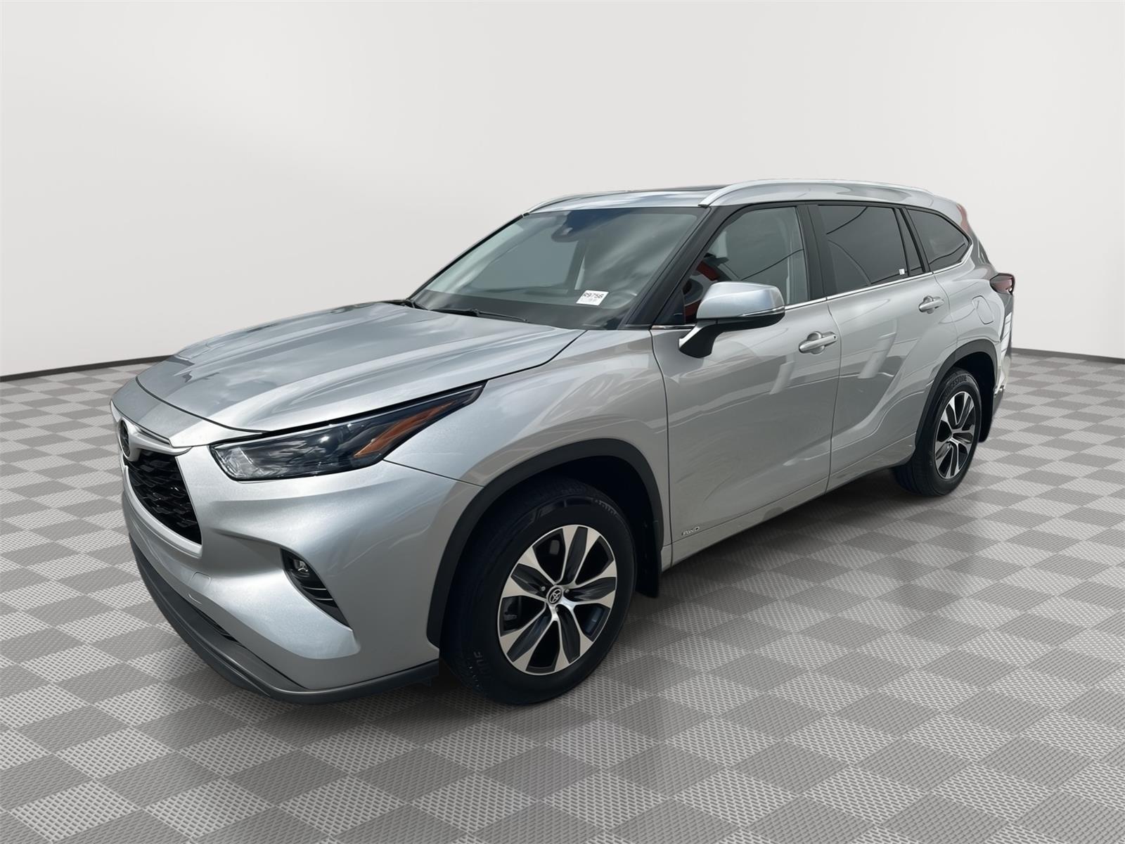 Celestial Silver Metallic 2025 Toyota Highlander Hybrid SUV / Crossover All-Wheel Drive Continuously Variable Transmission