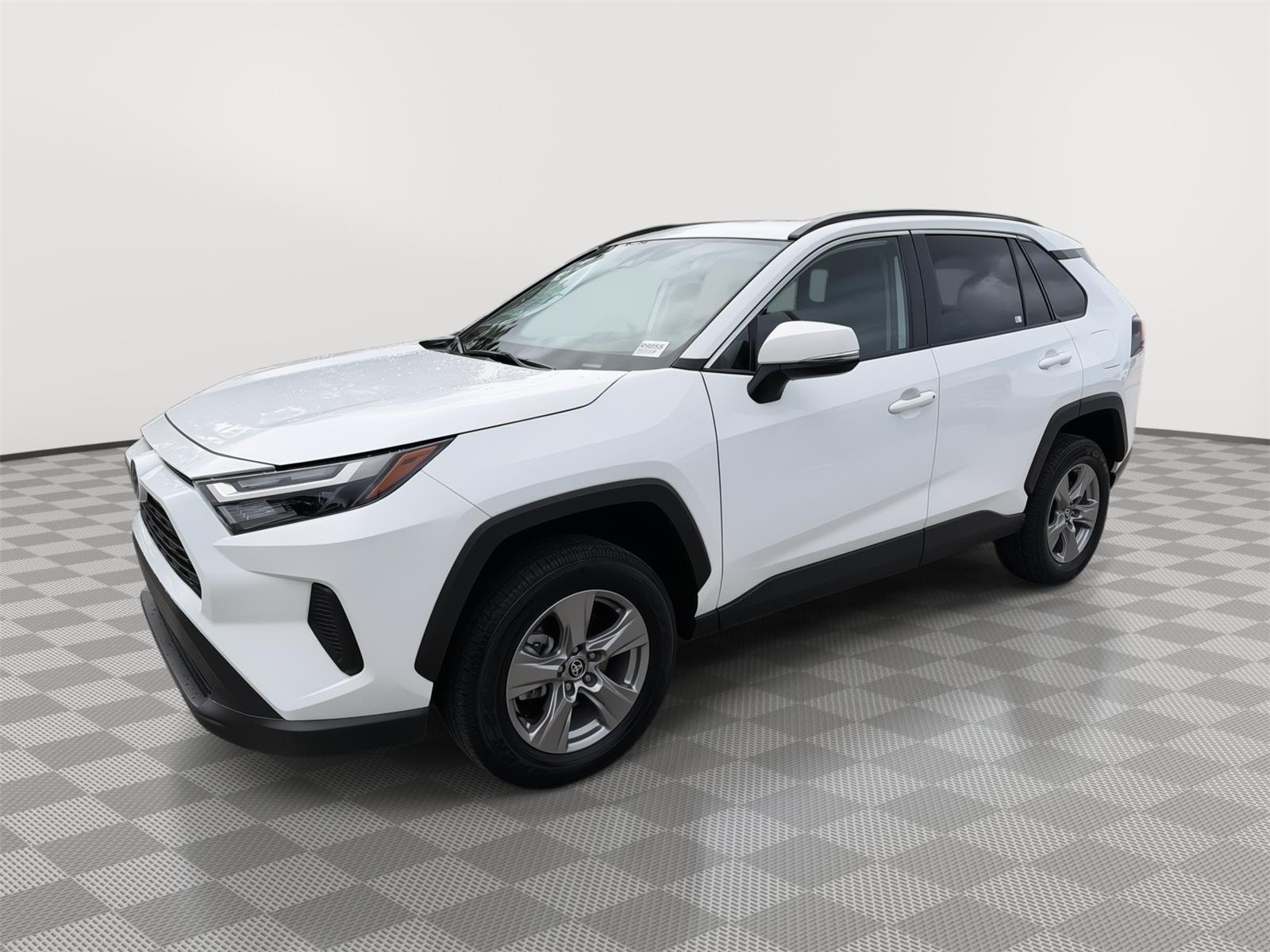 2025 Toyota RAV4 XLE FWD