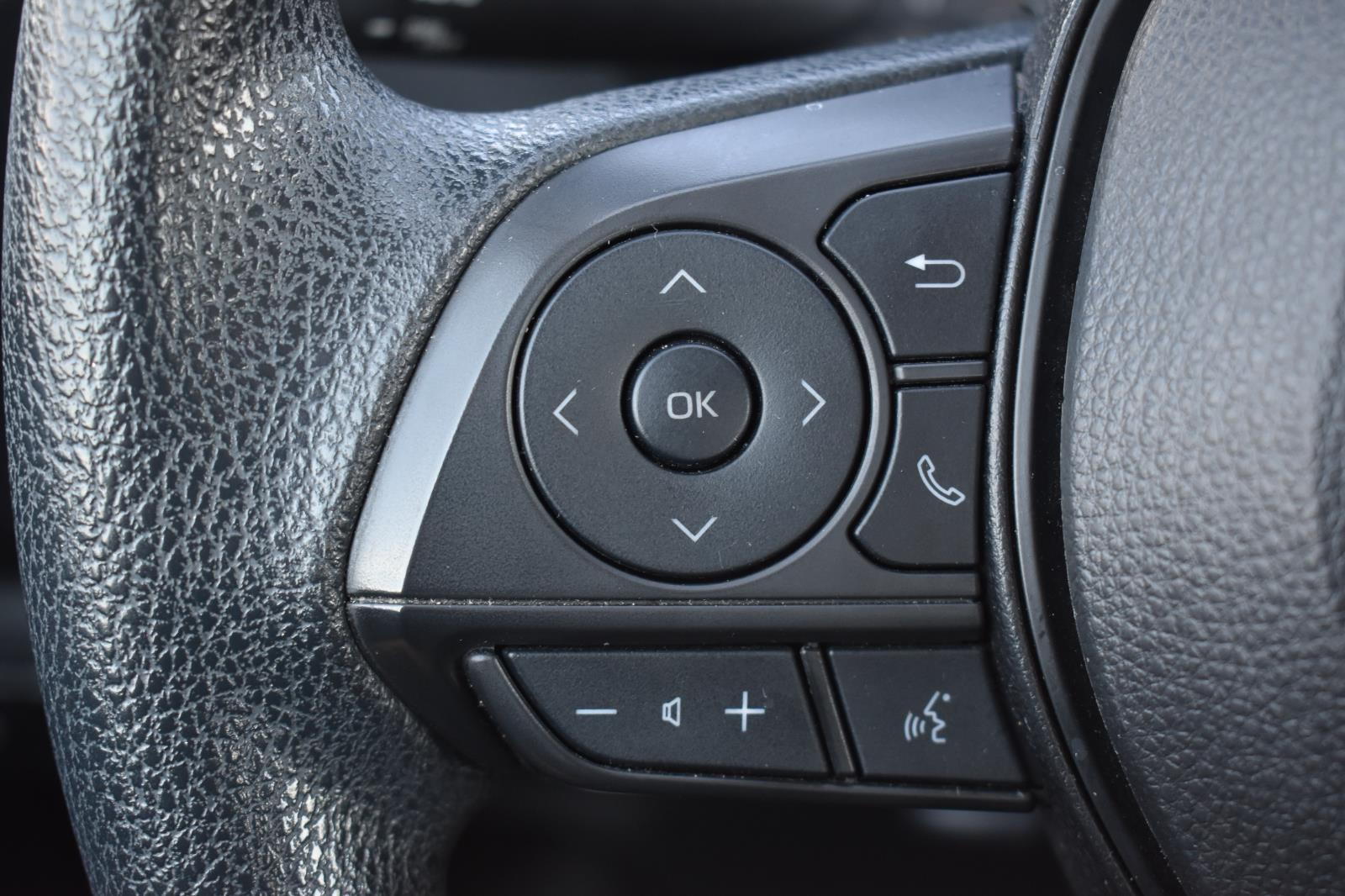 2024 Toyota Corolla LE photo 4