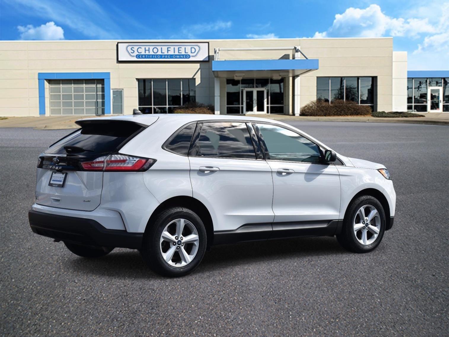 2022 Ford Edge SE photo 3