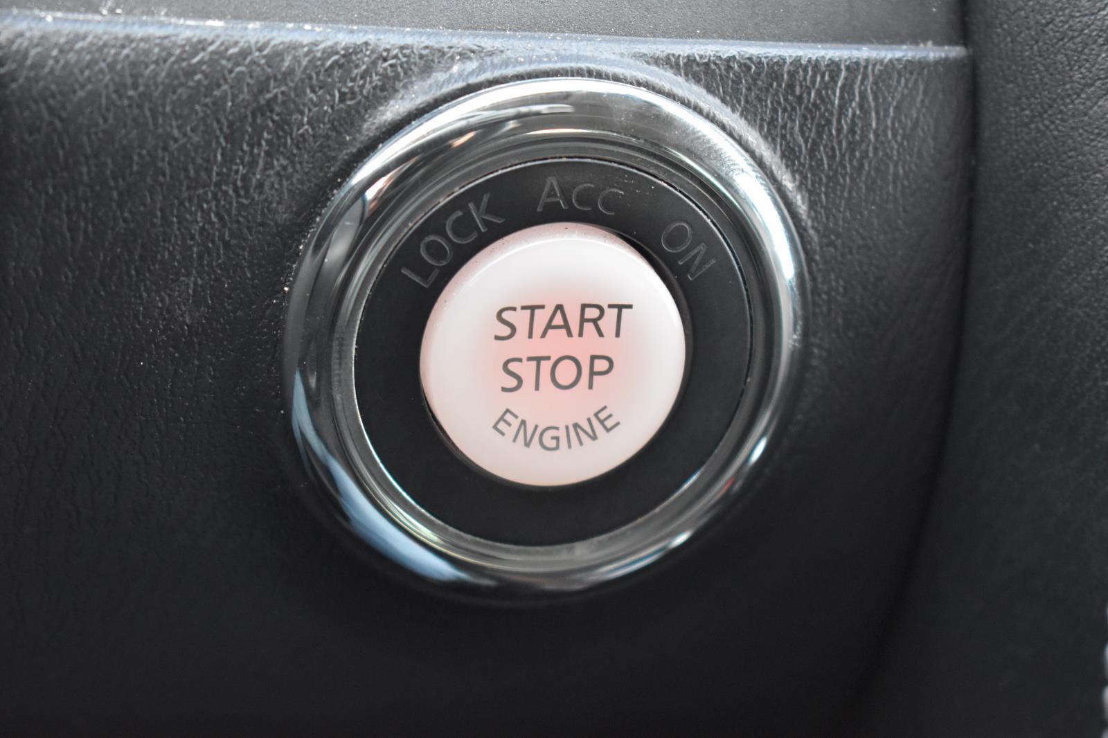 2018 Nissan Armada Platinum photo 2