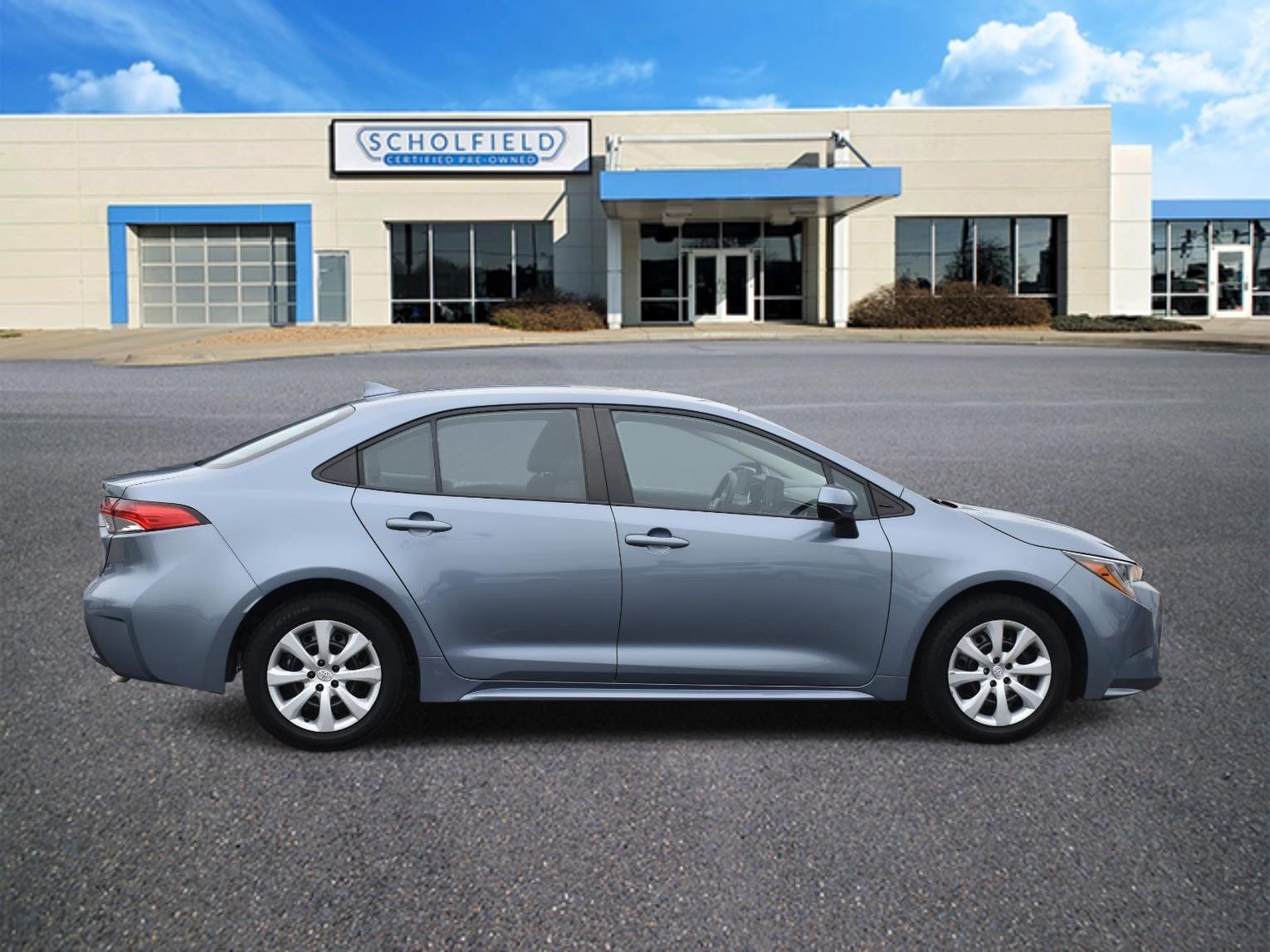 2022 Toyota Corolla LE - Photo 2