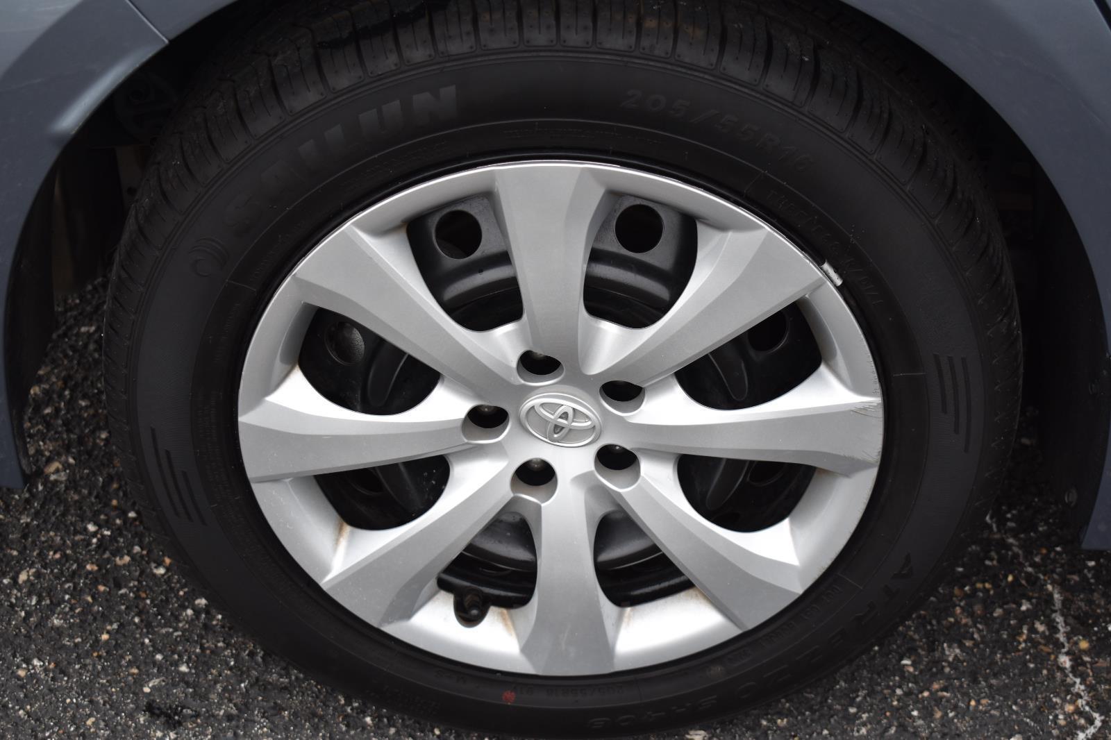 2022 Toyota Corolla LE - Photo 8