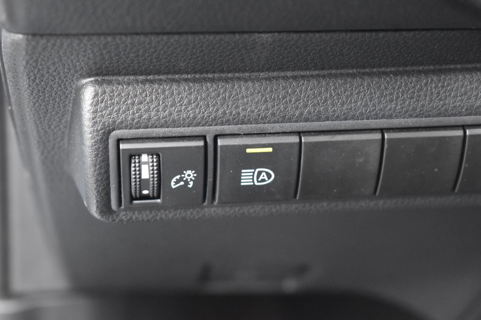 2022 Toyota Corolla LE - Photo 16