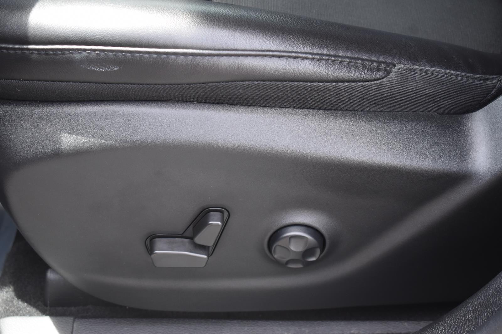 2021 Jeep Cherokee Altitude Billet Silver Metallic Clearcoat - Scholfield Honda - Image 23