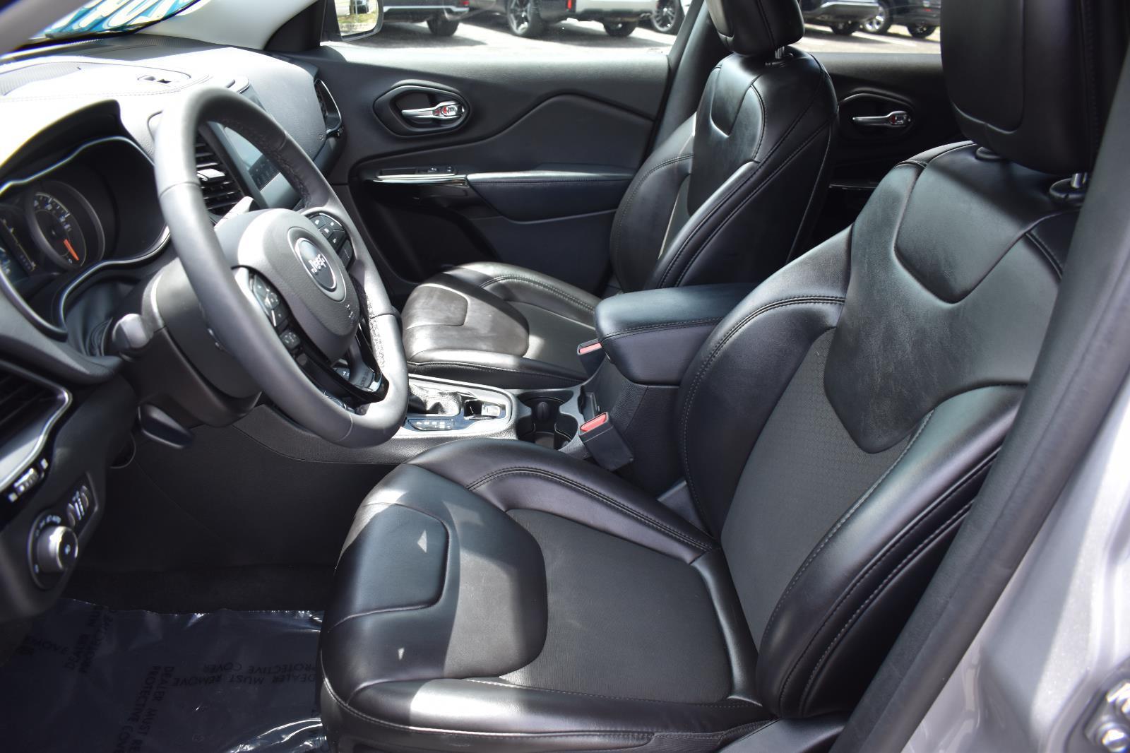 2021 Jeep Cherokee Altitude Billet Silver Metallic Clearcoat - Scholfield Honda - Image 24