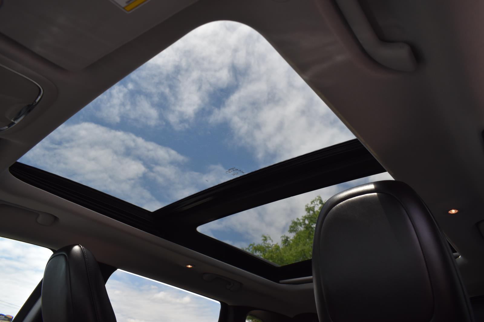 2021 Jeep Cherokee Altitude Billet Silver Metallic Clearcoat - Scholfield Honda - Image 12