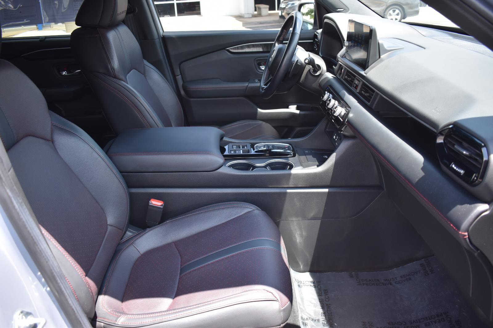 2025 Honda Pilot Black Edition - Photo 15