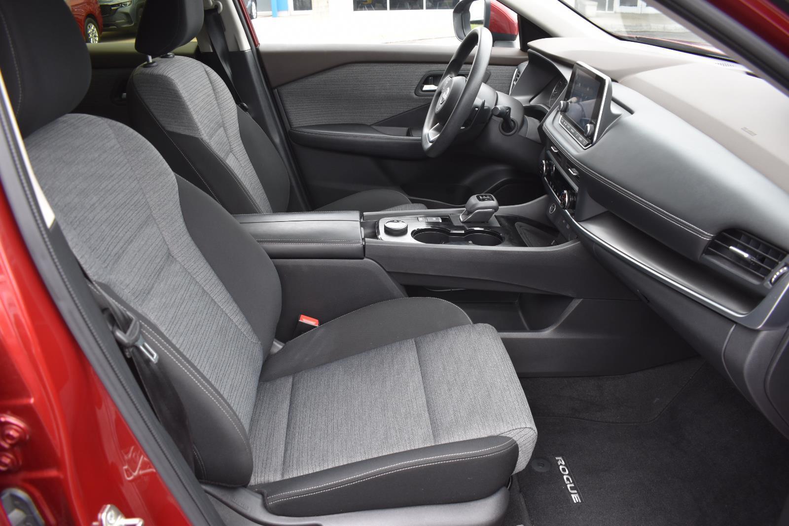 2023 Nissan Rogue SV - Photo 13