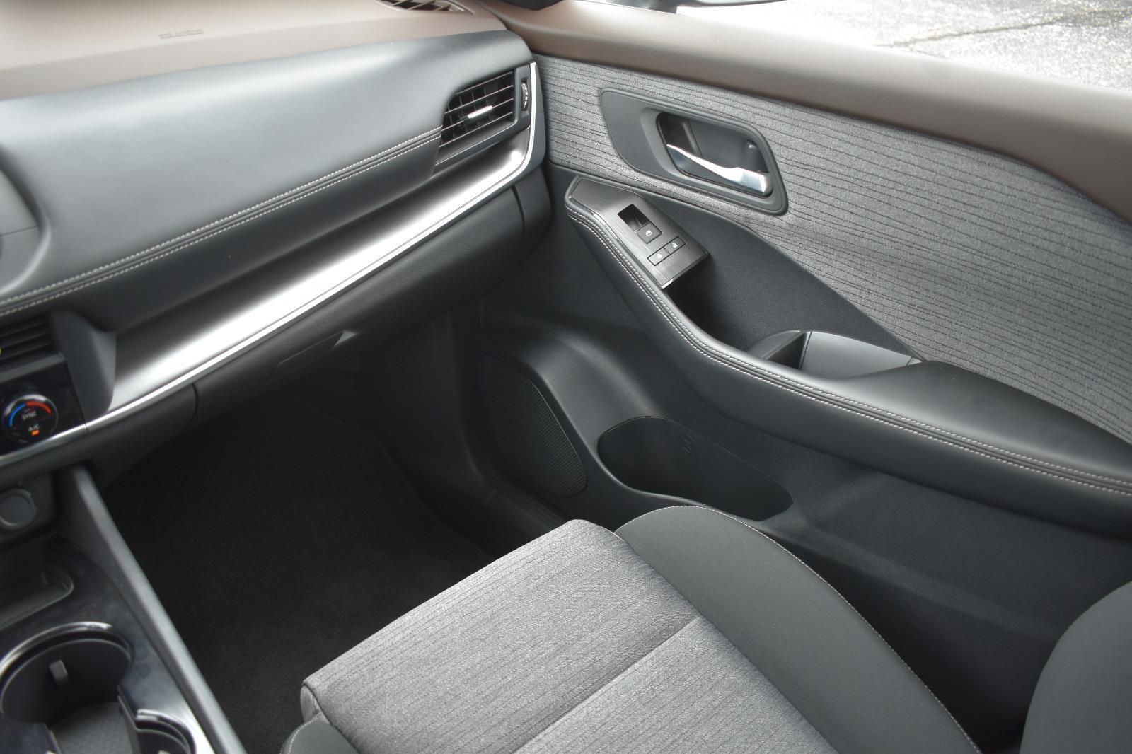 2023 Nissan Rogue SV - Photo 19