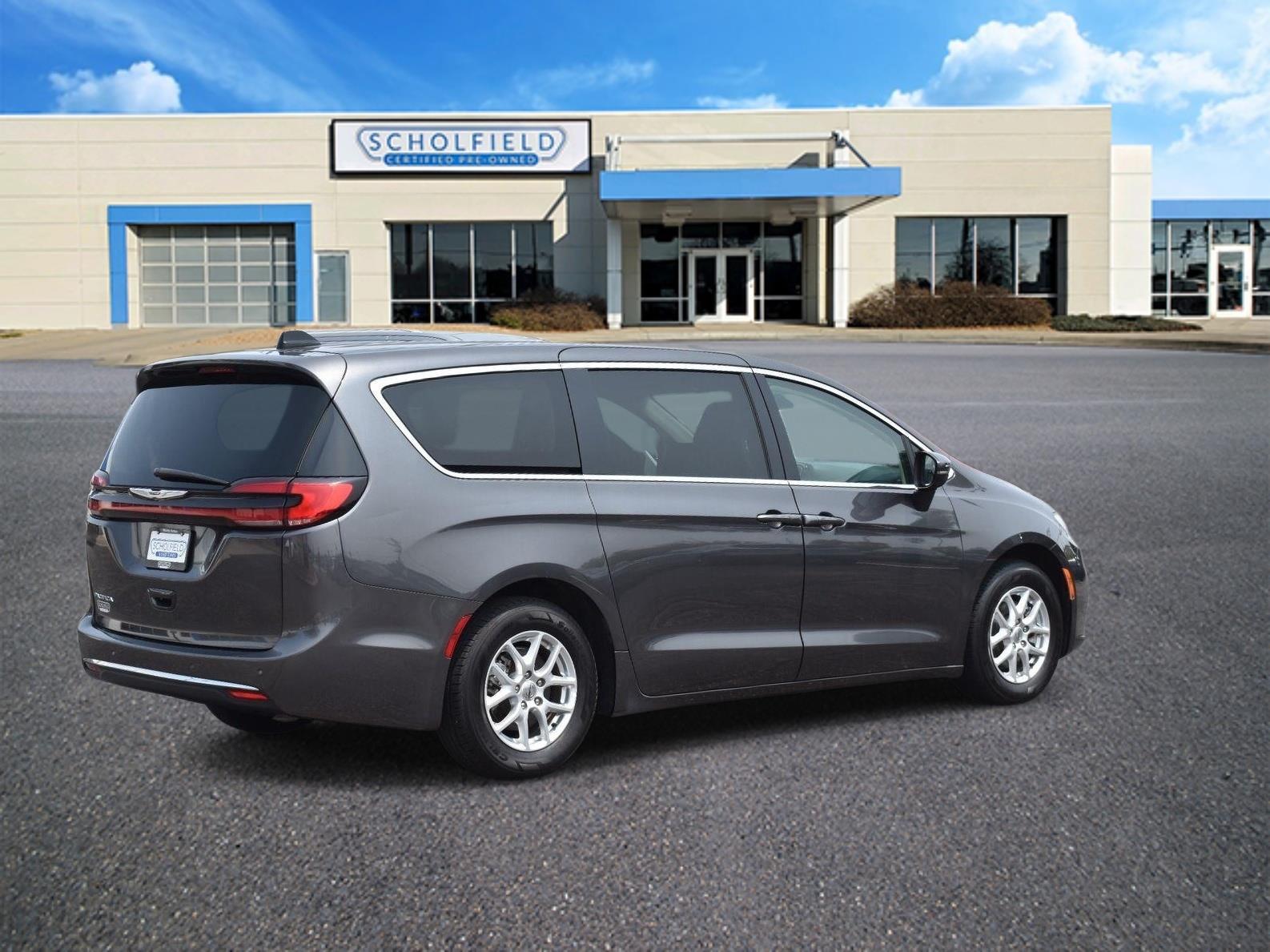 2023 Chrysler Pacifica Touring L Granite Crystal Metallic Clearcoat - Scholfield Honda - Image 3