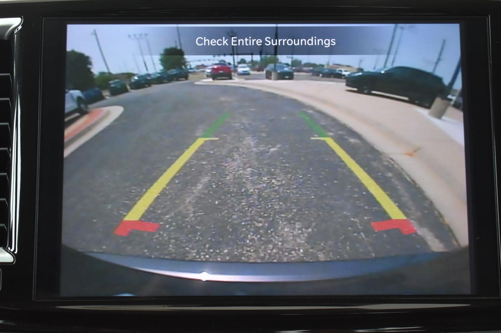 2023 Chrysler Pacifica Touring L Granite Crystal Metallic Clearcoat - Scholfield Honda - Image 5