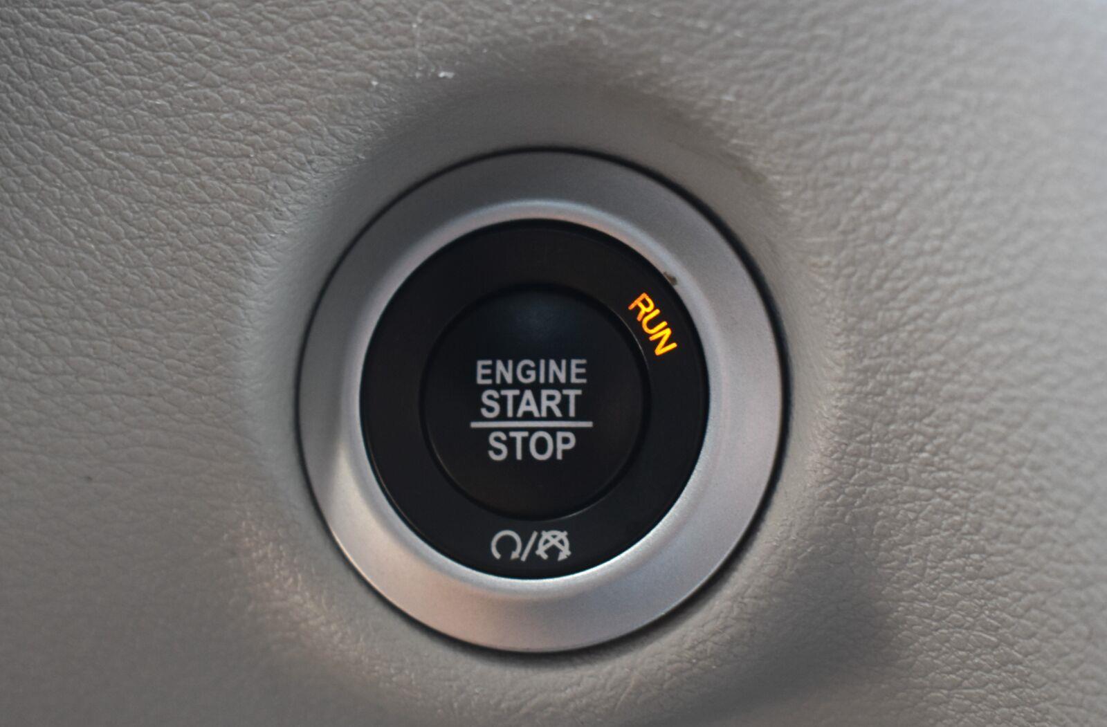 2023 Chrysler Pacifica Touring L Granite Crystal Metallic Clearcoat - Scholfield Honda - Image 10