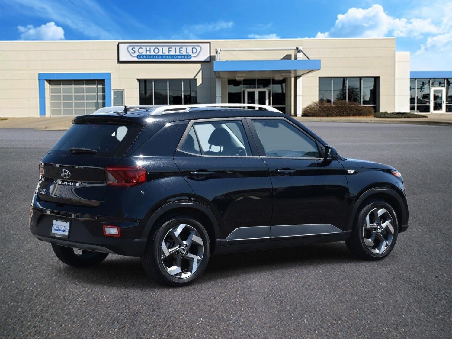 2025 Hyundai Venue SEL Onyx Black - Scholfield Honda - Image 3