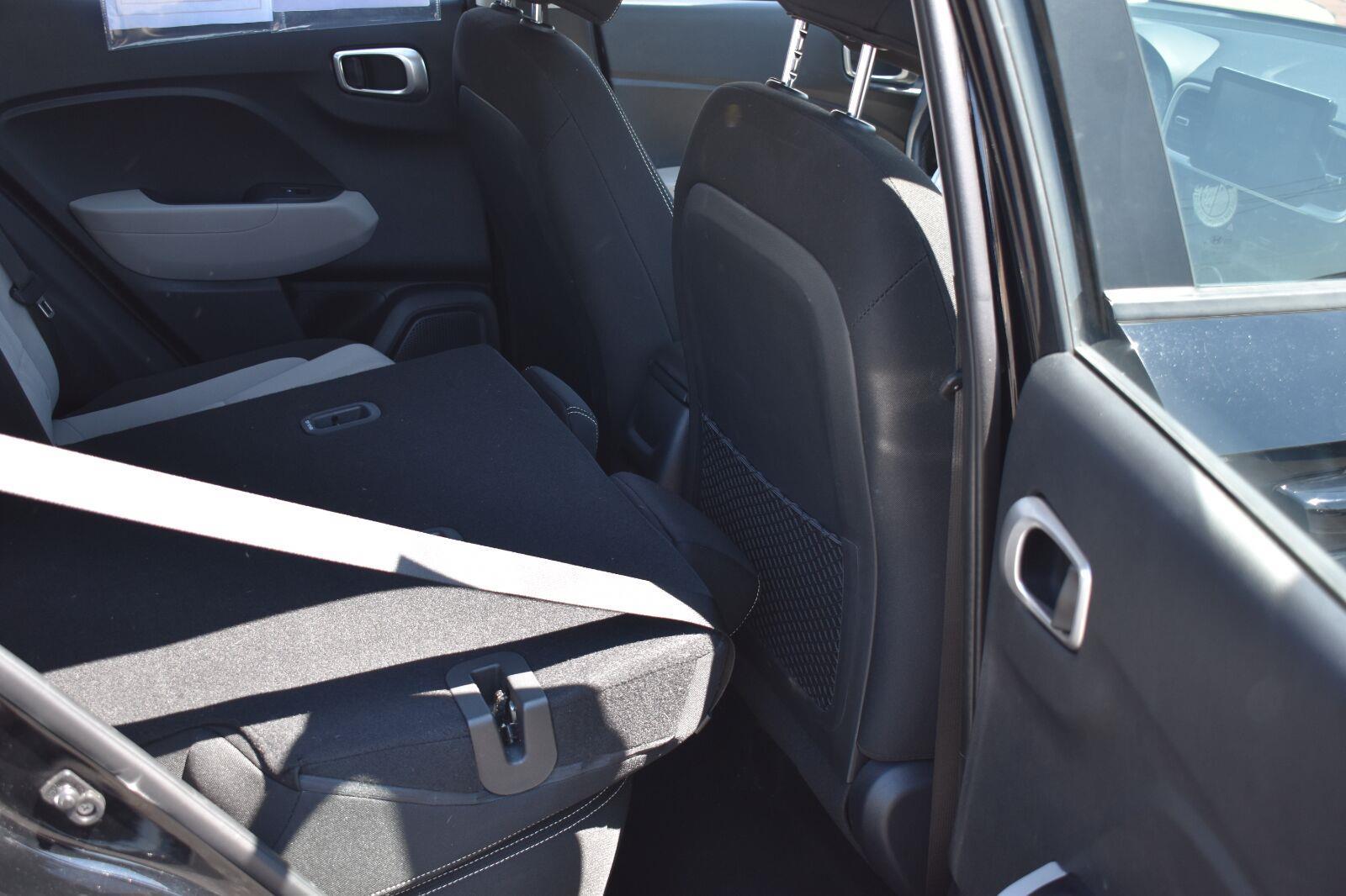 2025 Hyundai Venue SEL Onyx Black - Scholfield Honda - Image 13
