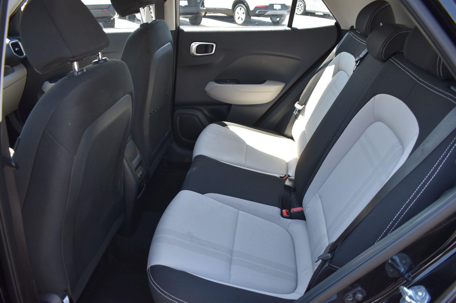 2025 Hyundai Venue SEL Onyx Black - Scholfield Honda - Image 15