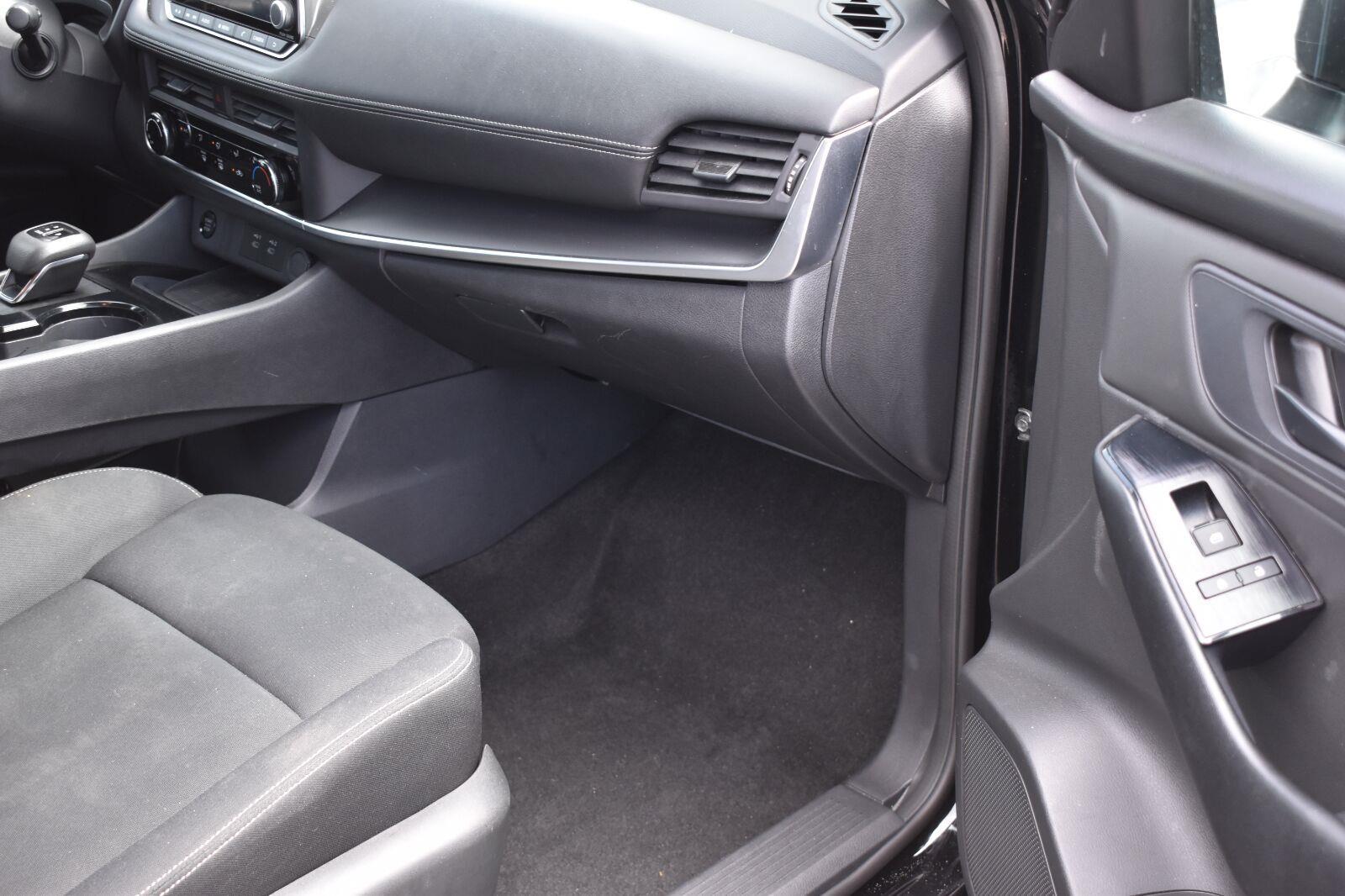2024 Nissan Rogue S Super Black - Scholfield Honda - Image 10