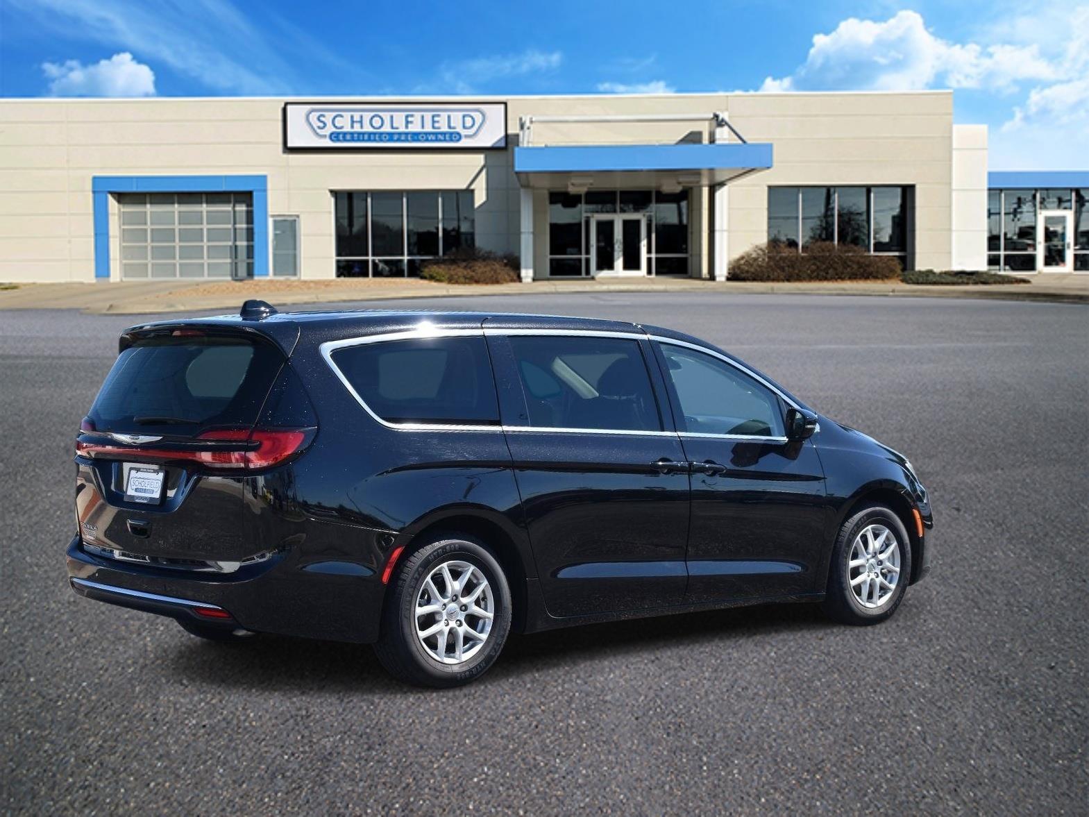 2024 Chrysler Pacifica Touring L Diamond Black Crystal Pearlcoat - Scholfield Honda - Image 3
