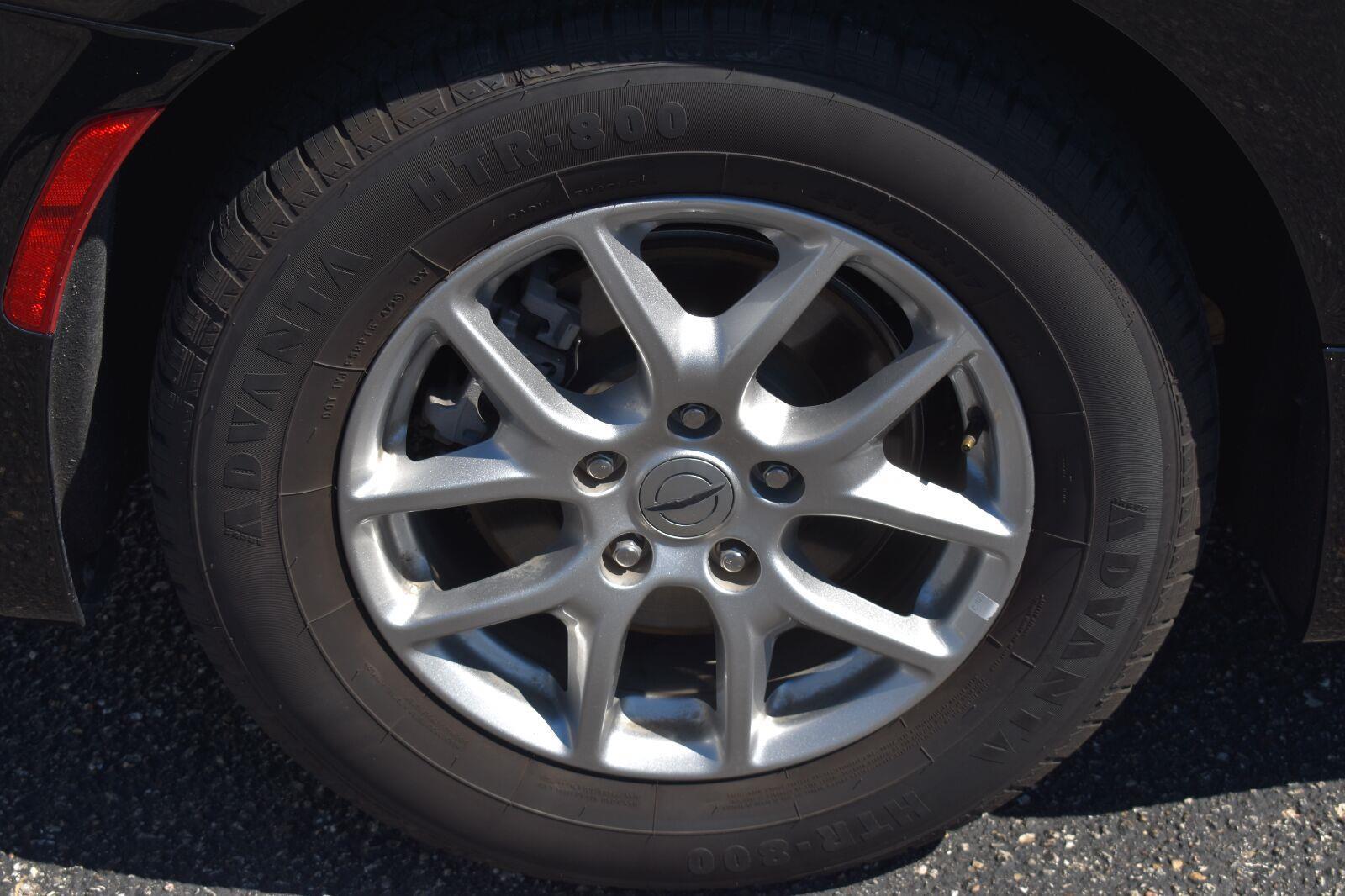 2024 Chrysler Pacifica Touring L Diamond Black Crystal Pearlcoat - Scholfield Honda - Image 10
