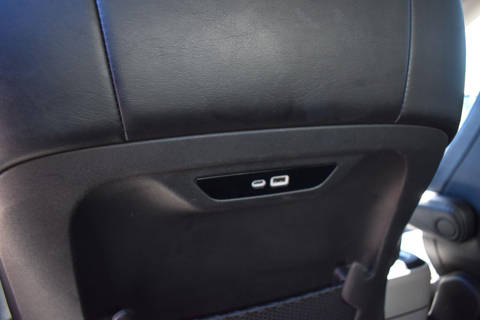 2024 Chrysler Pacifica Touring L Diamond Black Crystal Pearlcoat - Scholfield Honda - Image 18