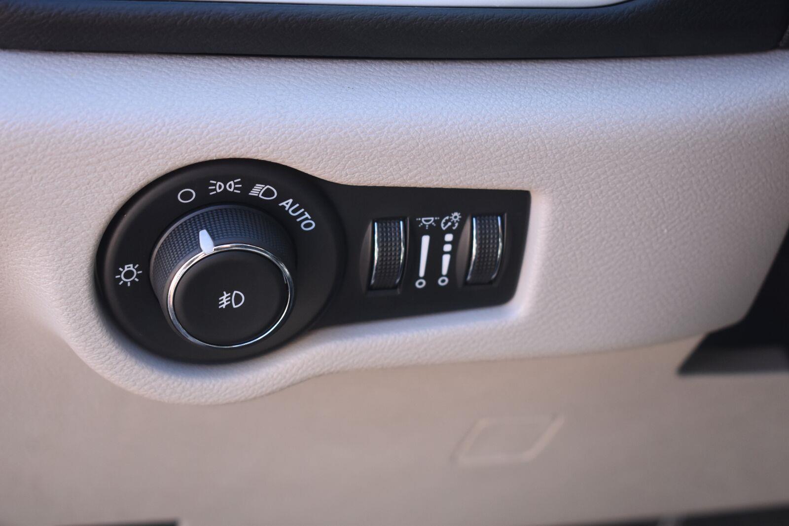 2024 Chrysler Pacifica Touring L Diamond Black Crystal Pearlcoat - Scholfield Honda - Image 24