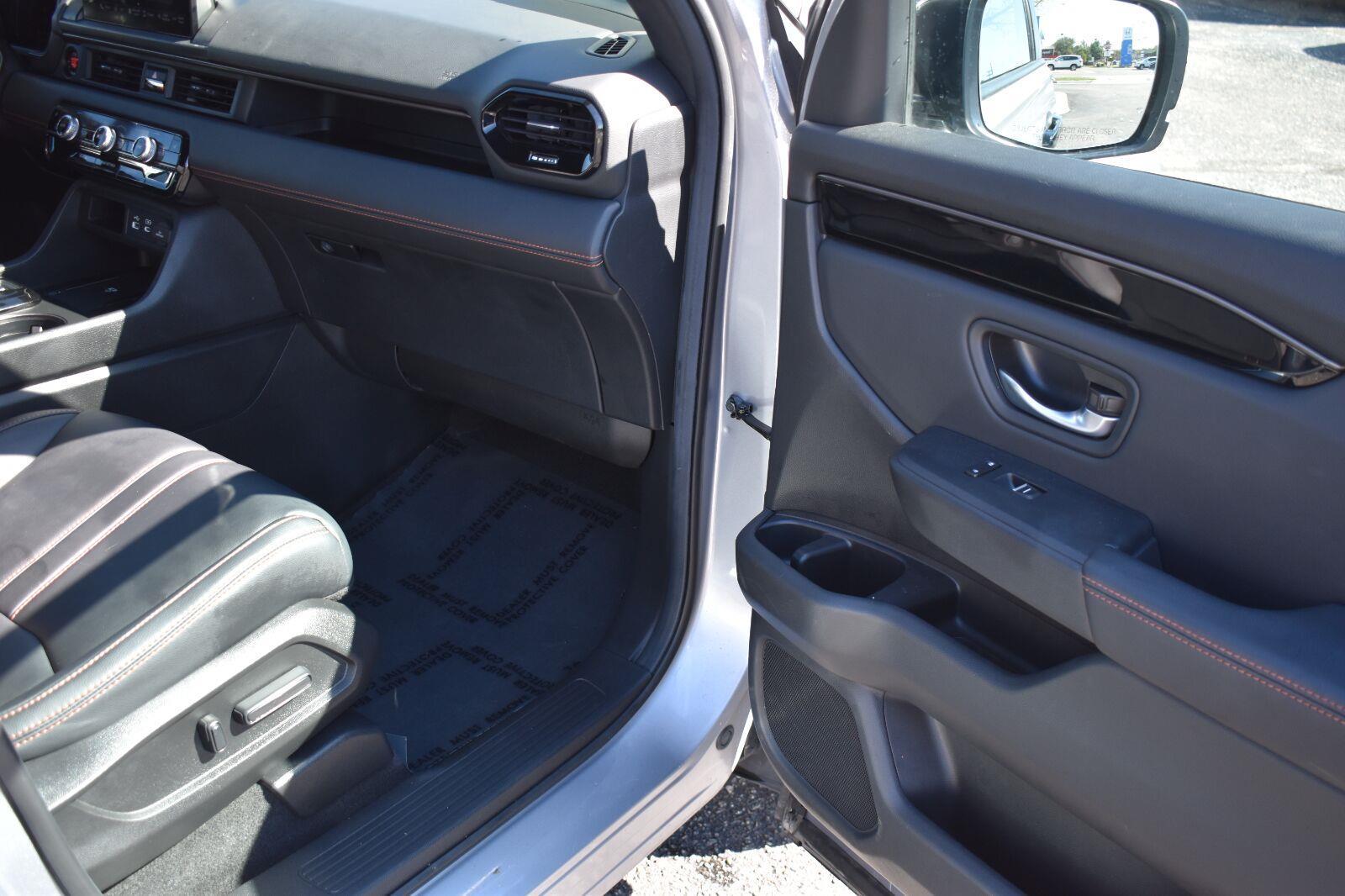 2025 Honda Pilot TrailSport Lunar Silver Metallic - Scholfield Honda - Image 14