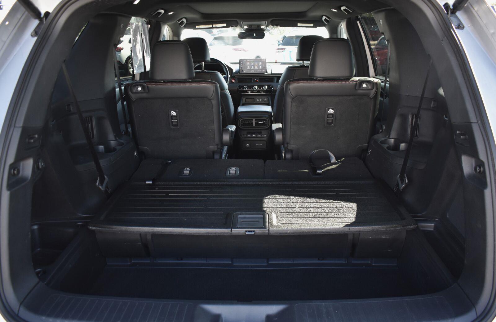 2025 Honda Pilot TrailSport Lunar Silver Metallic - Scholfield Honda - Image 16