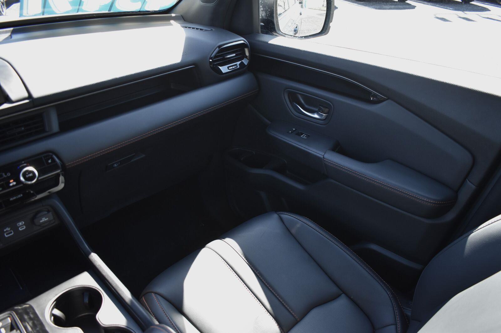 2025 Honda Pilot TrailSport Lunar Silver Metallic - Scholfield Honda - Image 20